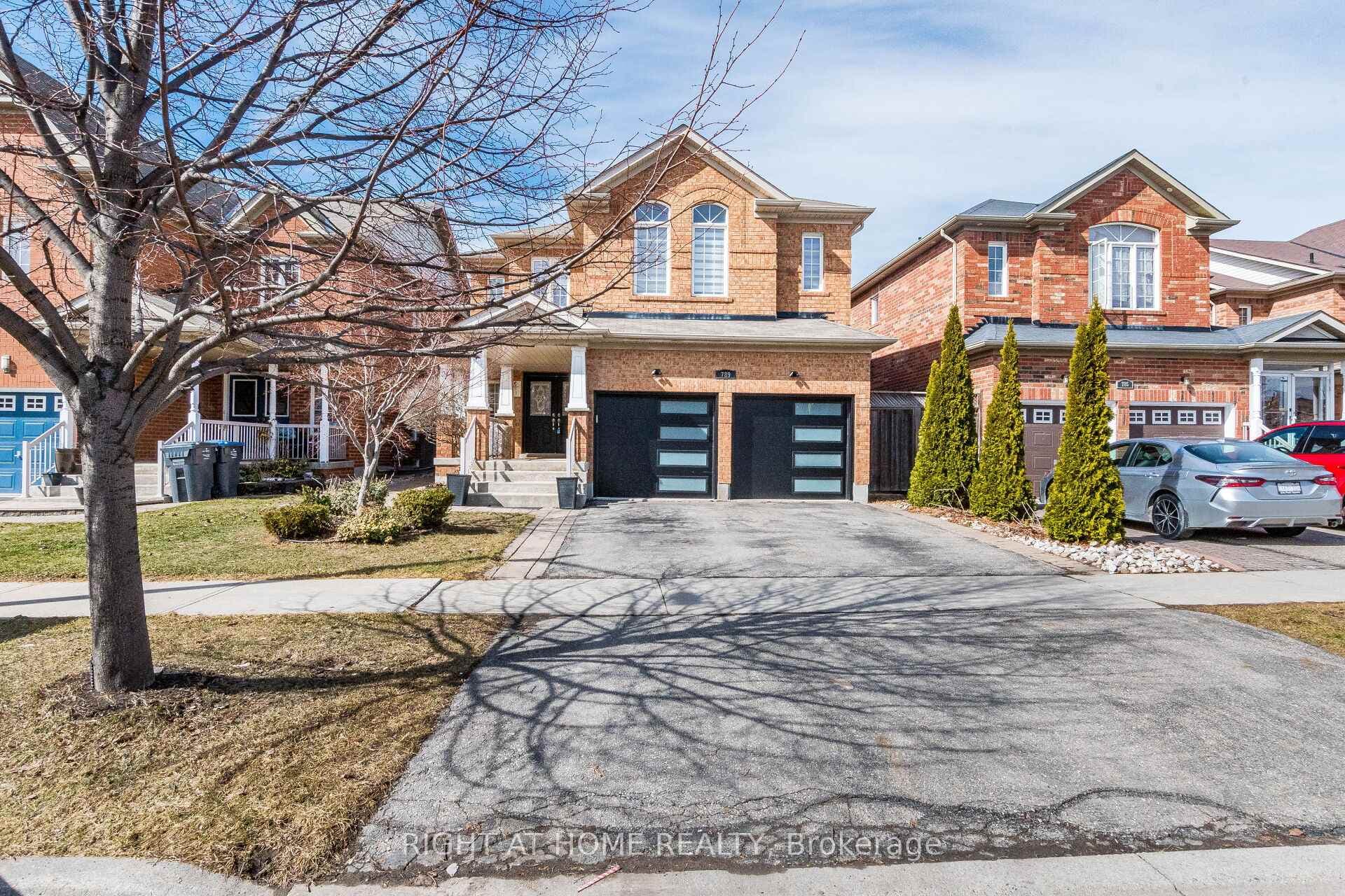 789 Stargazer Drive, Mississauga, ON L5V 0C1 - Photo 1