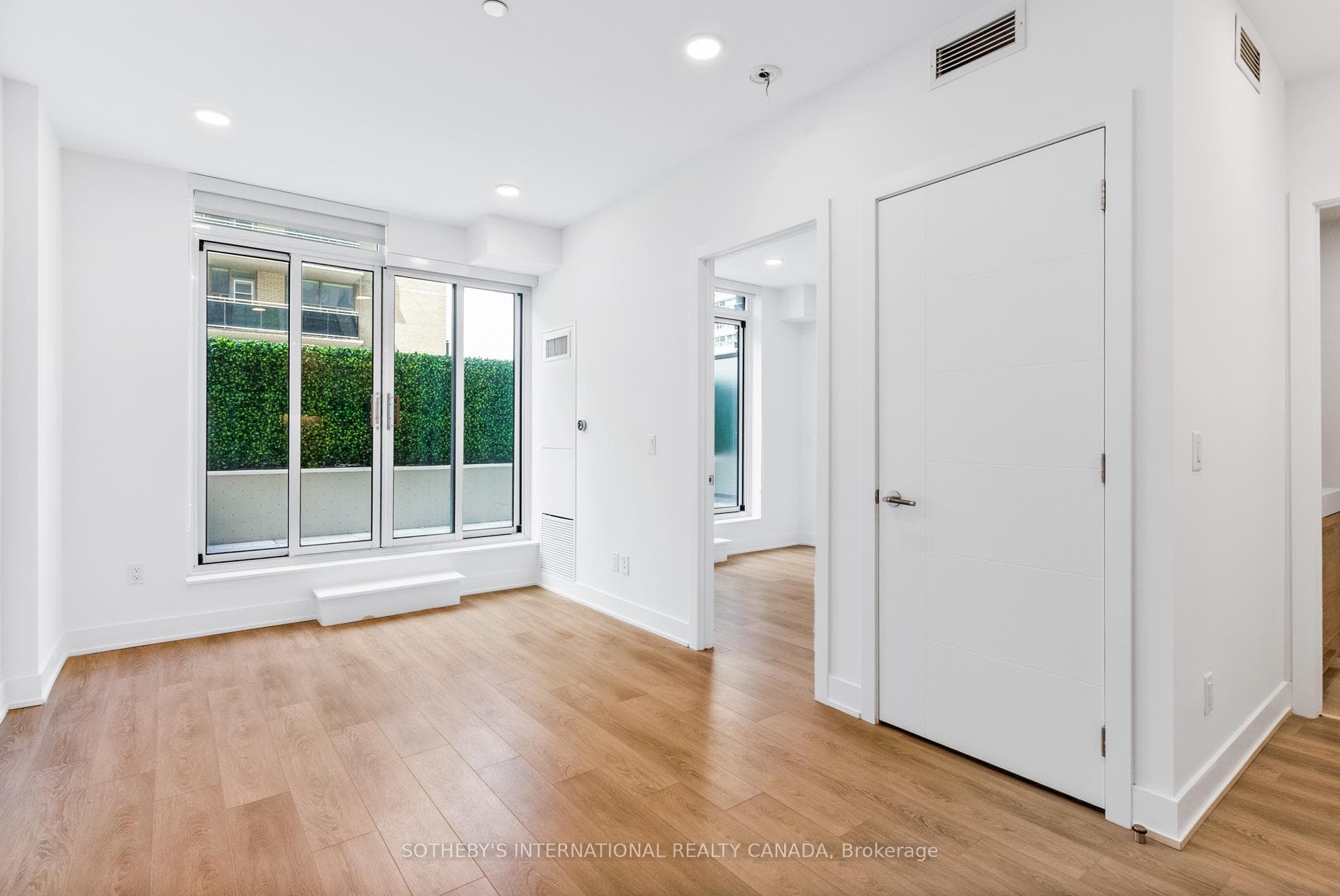 200 Redpath Avenue Unit 305, Leaside / Davisville, ON M4P 0E6 - Photo 1