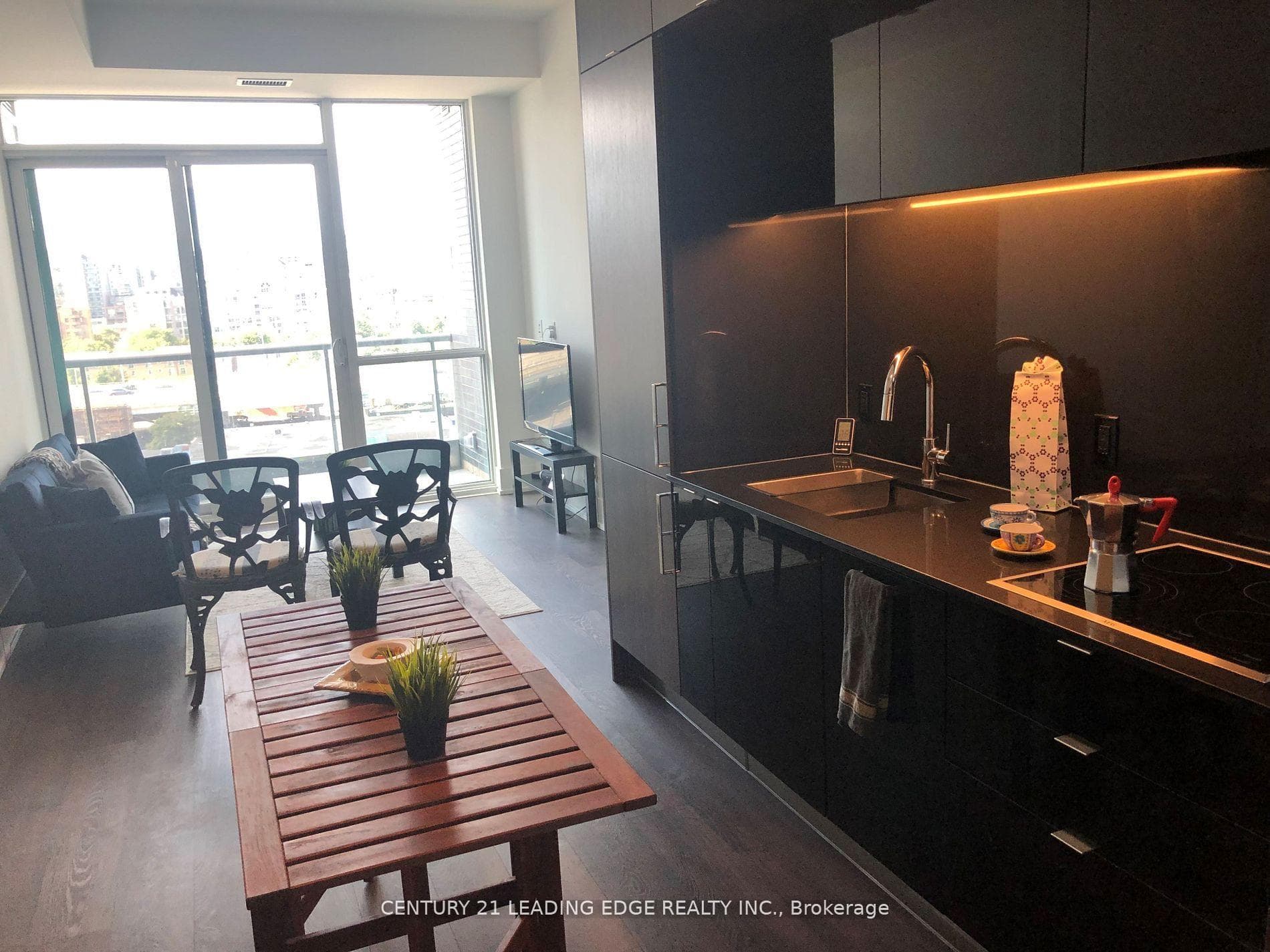 1 Edgewater Drive Unit 923, Regent Park / Cabbagetown / St. James Town, ON M5A 0L1 - Photo 1