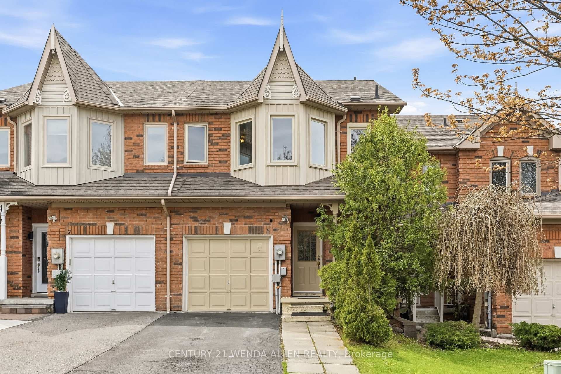 5 Jays Drive, Whitby
