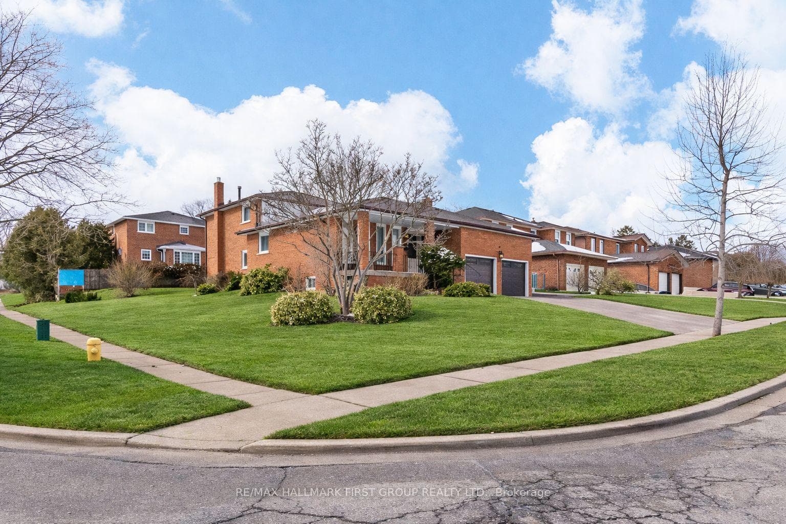 520 McLeod Crescent, Pickering, ON L1W 3M5 - Photo 1