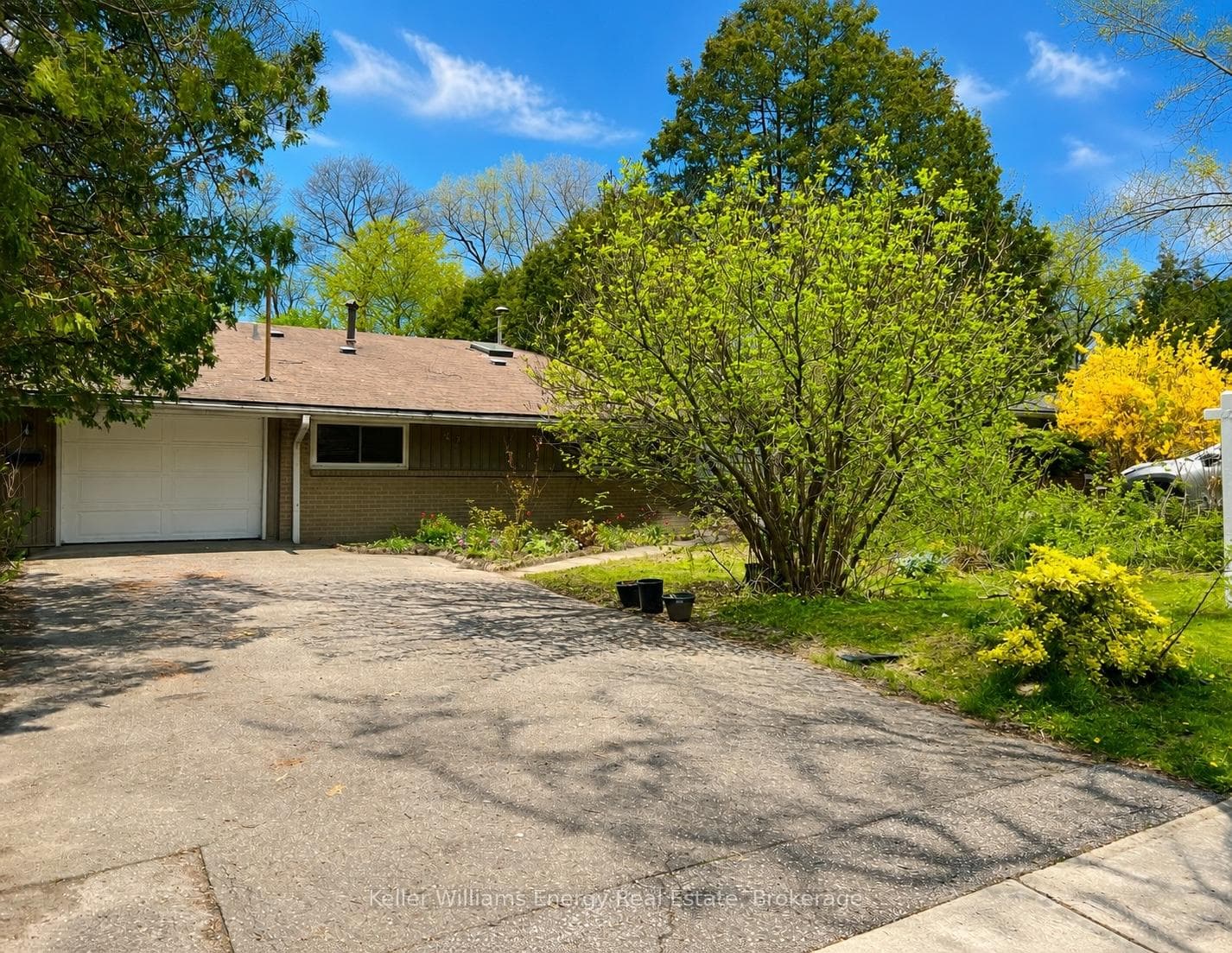42 Oakley Boulevard, Scarborough (West Hill / Highland Creek)