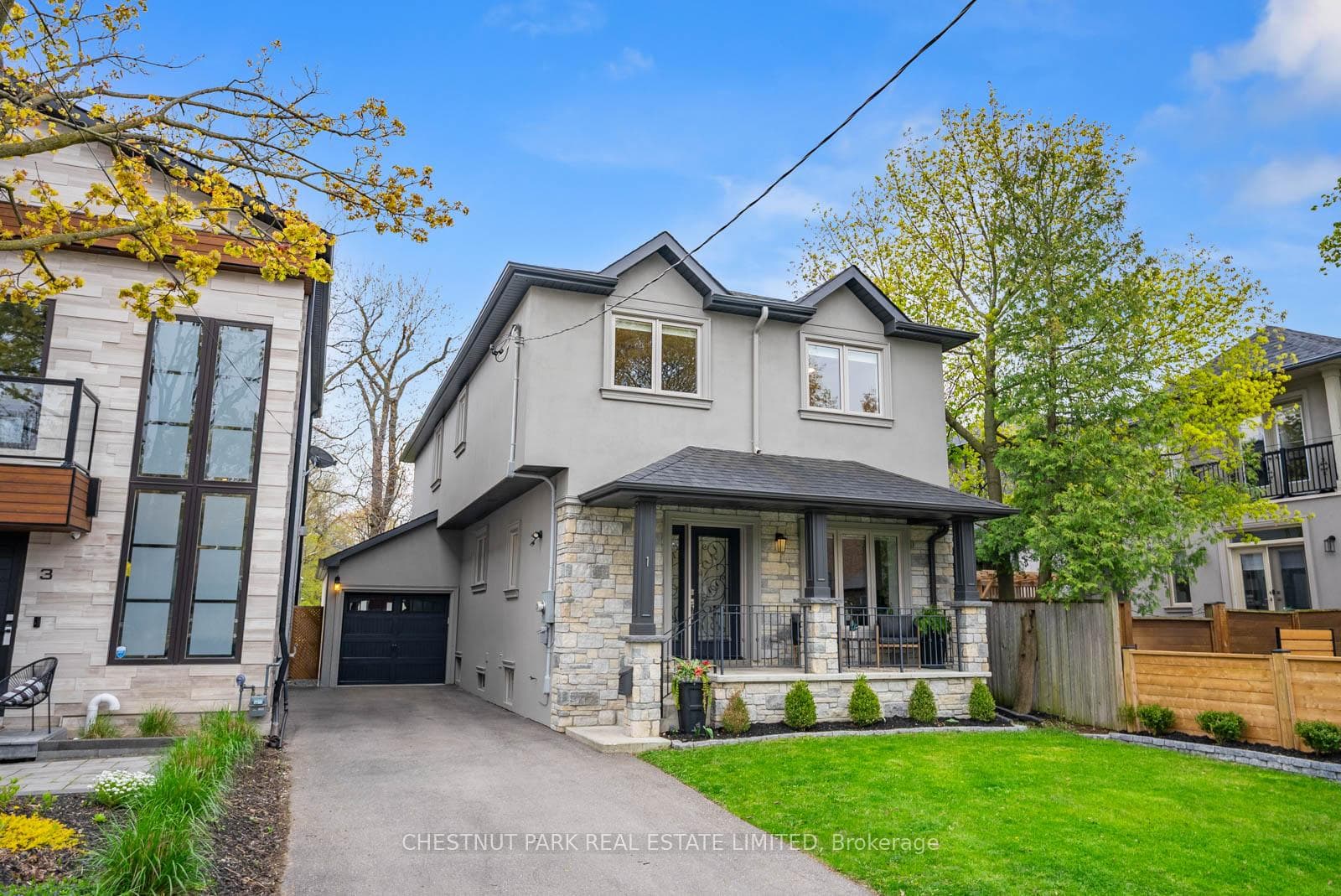 1 Ionson Boulevard, Birch Cliff / Cliffside