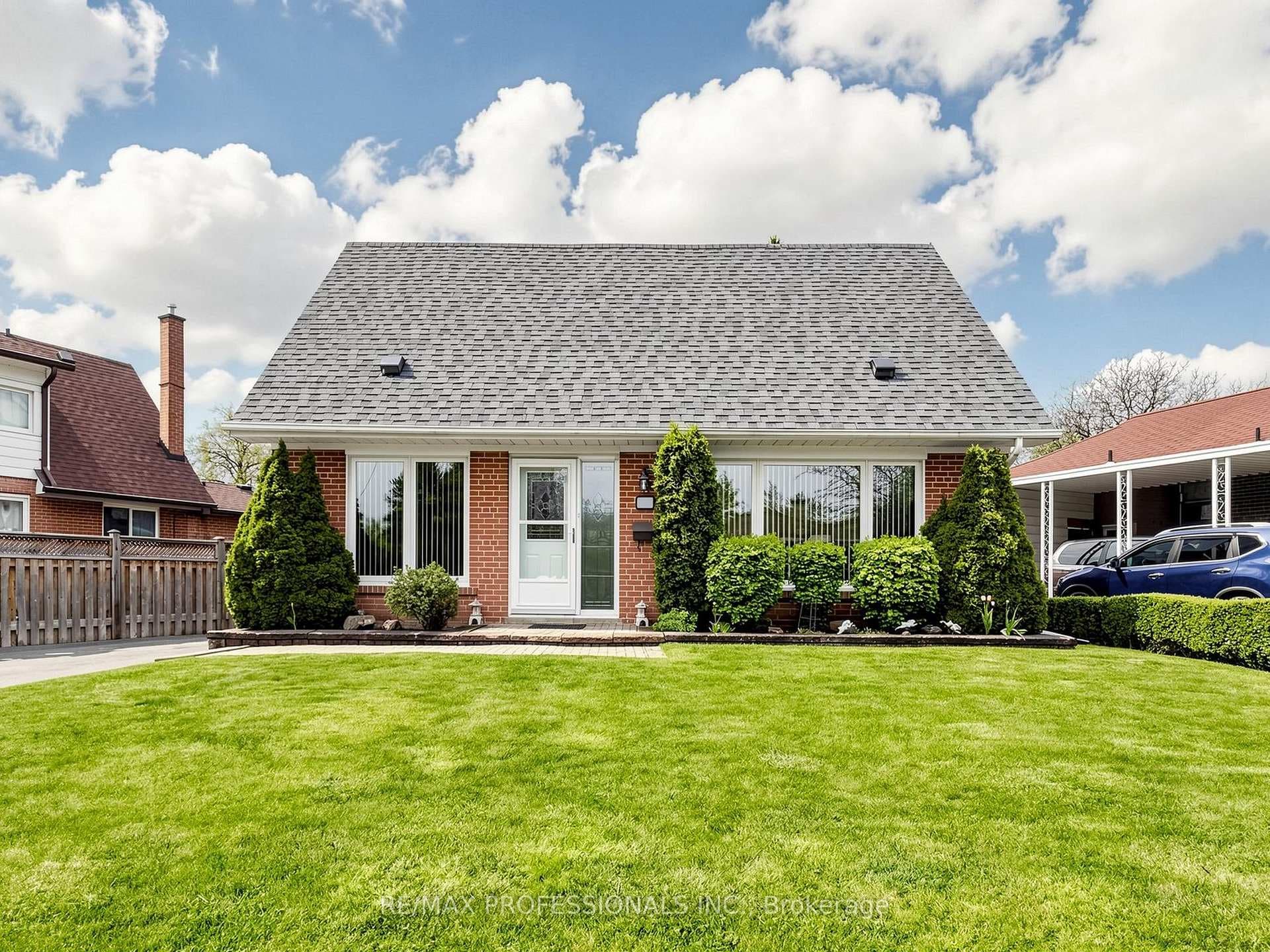 177 Elmhurst Drive, Etobicoke (West Mall / Rexdale), ON M9W 2L2 - Photo 1