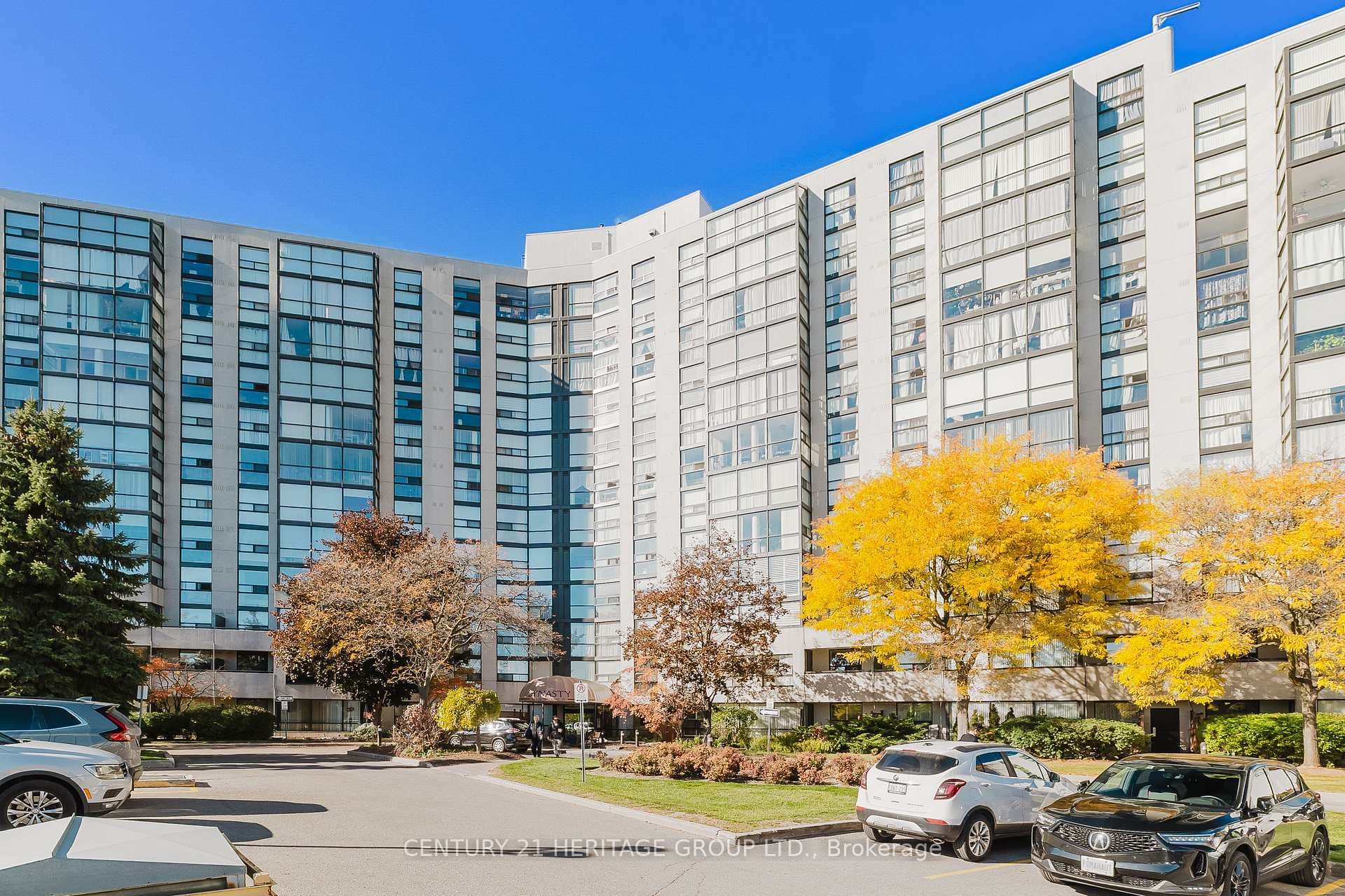 40 Harding Blvd Boulevard Unit 203, Richmond Hill, ON L4C 9S5 - Photo 1