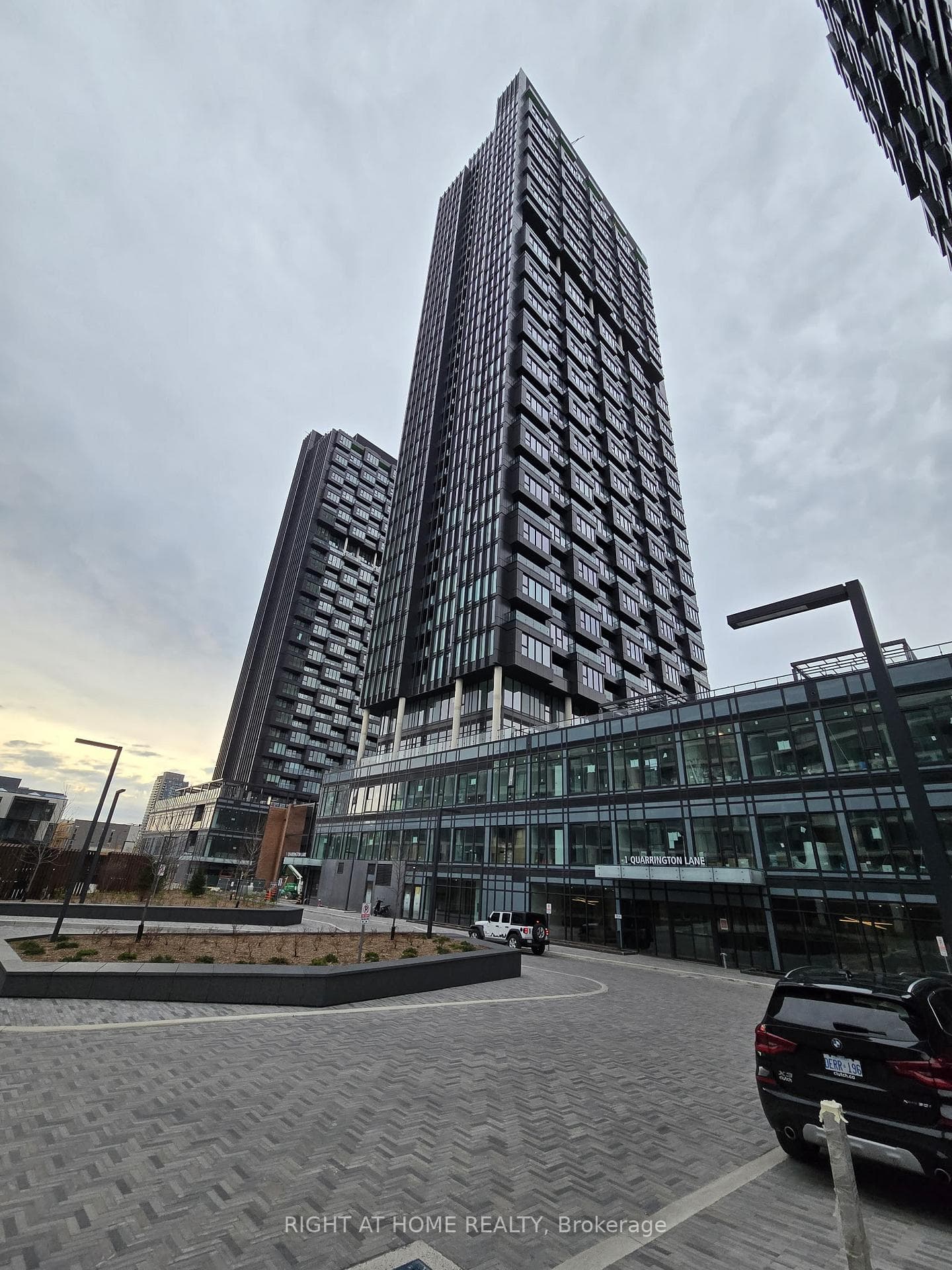 1 Quarrington Lane Unit 3808, Don Mills / Parkwoods / Victoria Village, ON M3C 0S4 - Photo 1