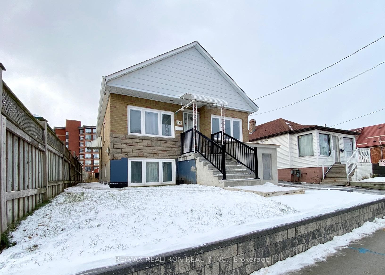 808 Midland Avenue Unit Lwr, Dorset Park / Kennedy Park, ON M1K 4E7 - Photo 1