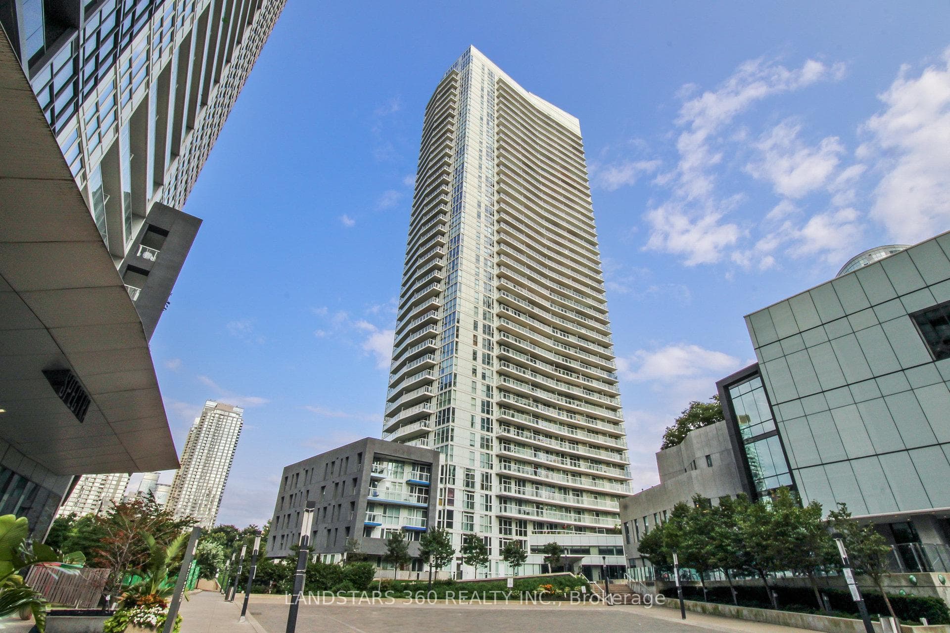 75 Queens Wharf Road Unit 203, Toronto C01
