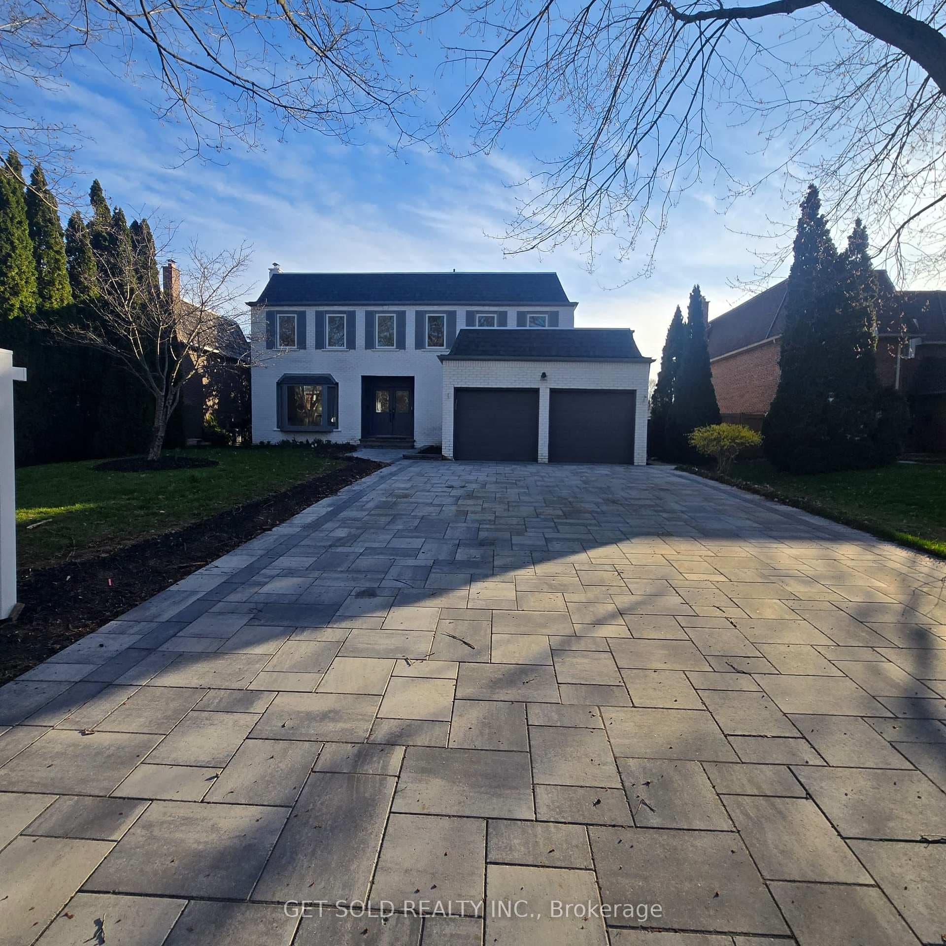 1768 Sherwood Forrest Circle, Mississauga, ON L5K 2H6 - Photo 1