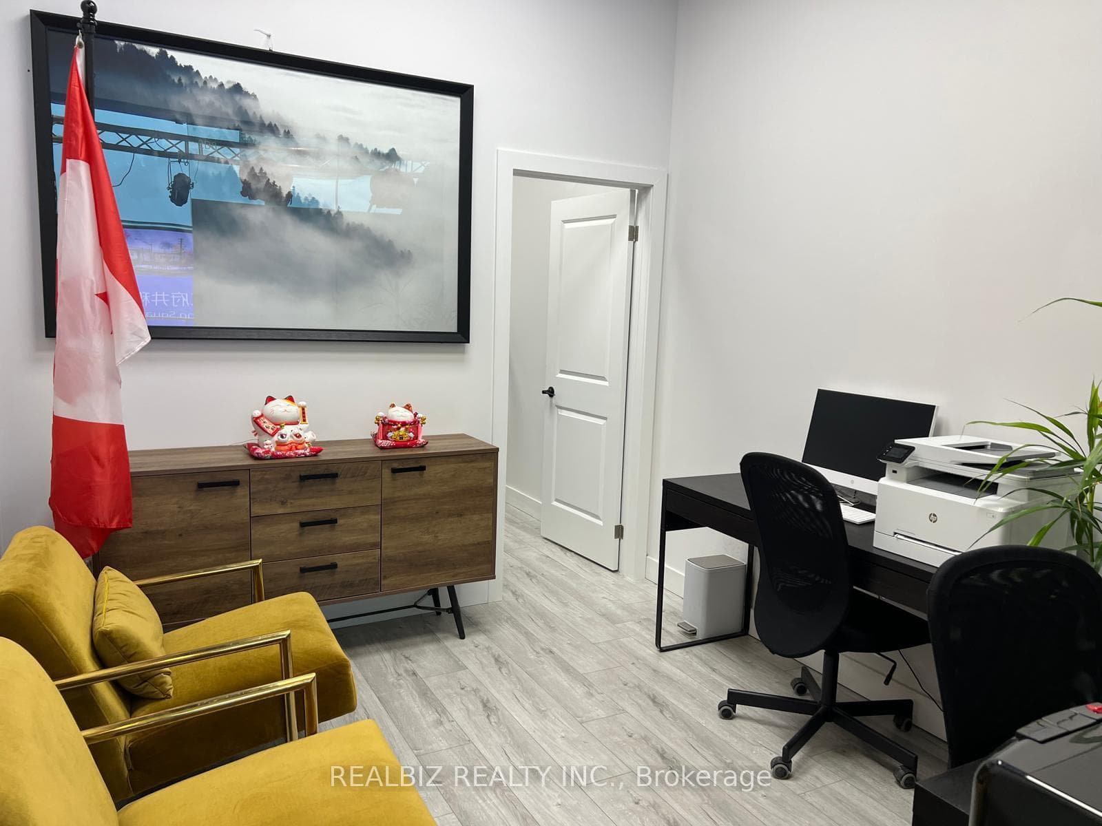 9390 Woodbine Avenue Unit 2D8, Markham