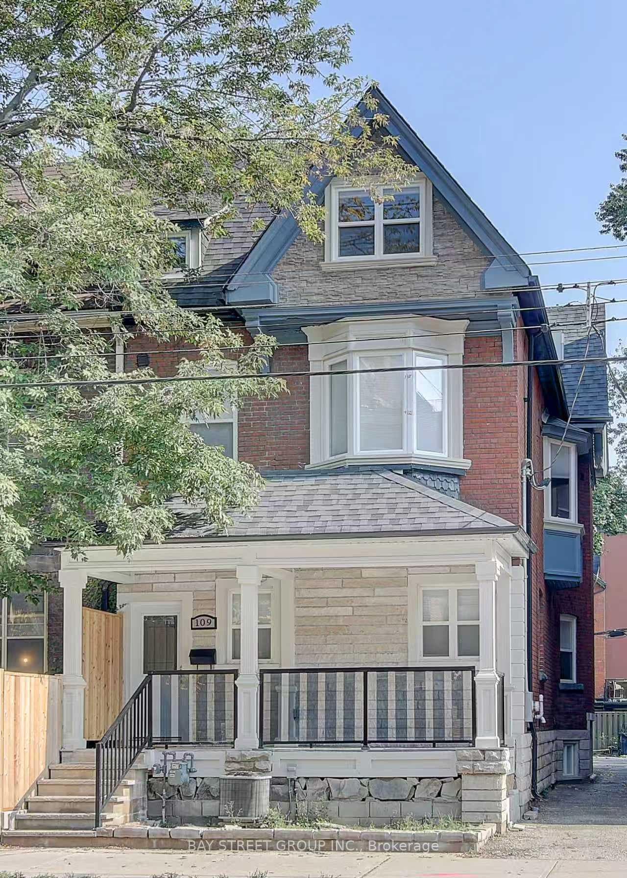 109 Spadina Road, Annex / Yorkville / Summerhill, ON M5R 2T1 - Photo 1