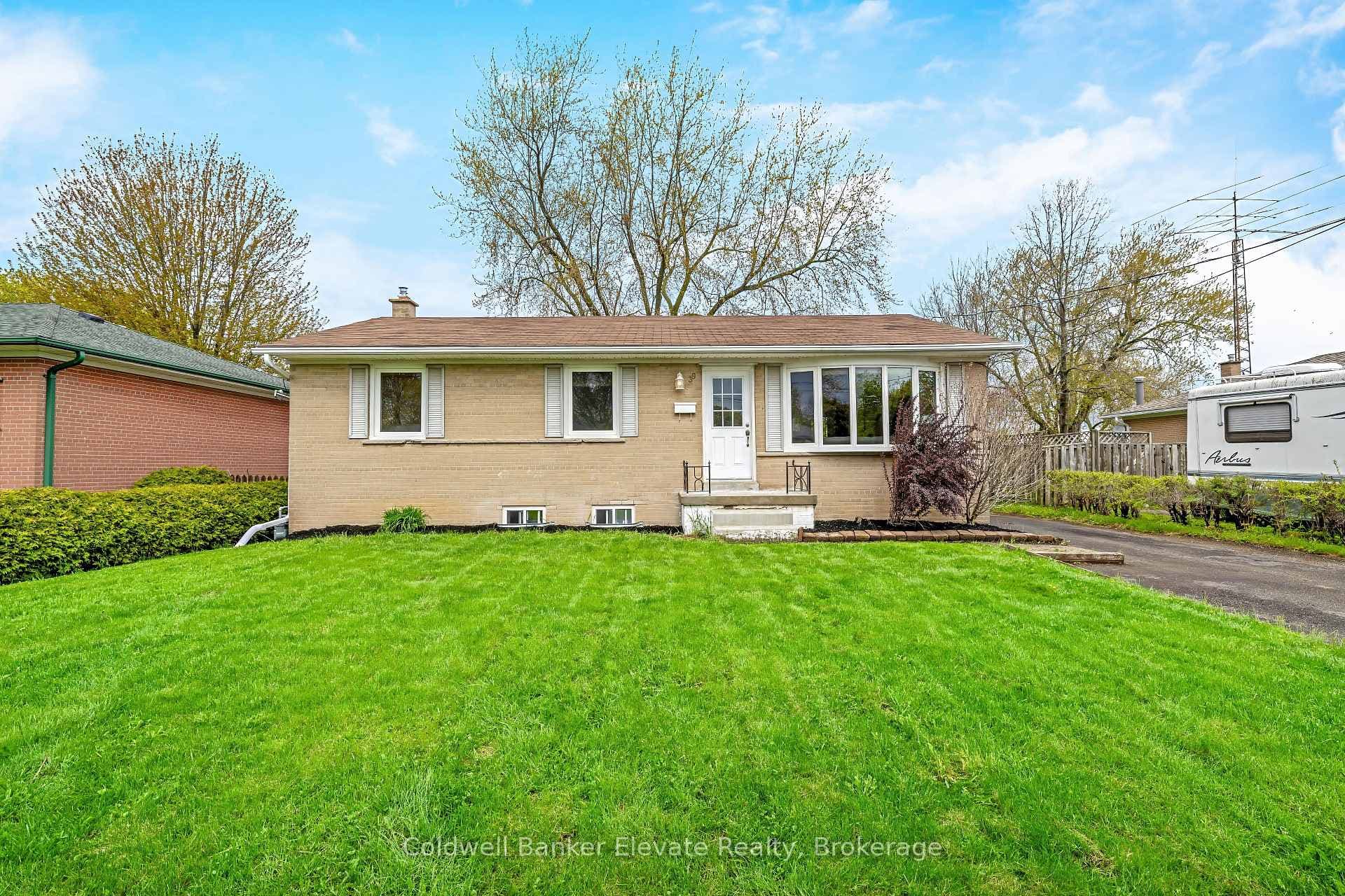 39 McGilvray Crescent, Halton Hills