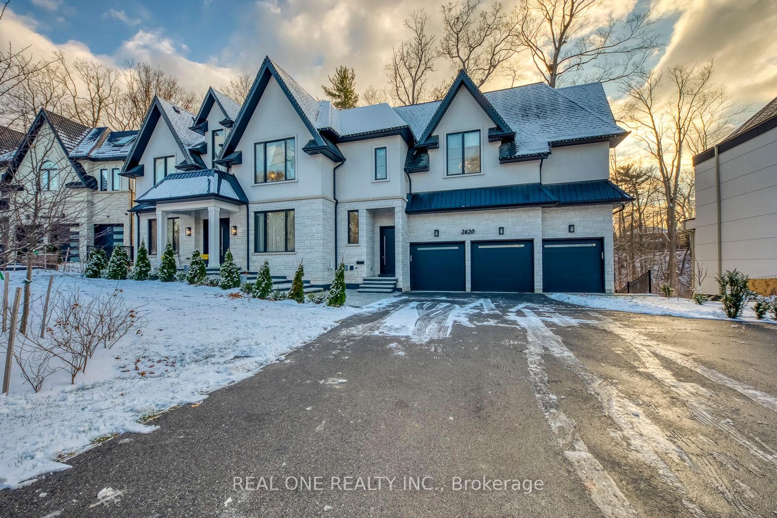 2620 Mississauga Road, Mississauga, ON L5H 2L5 - Photo 1
