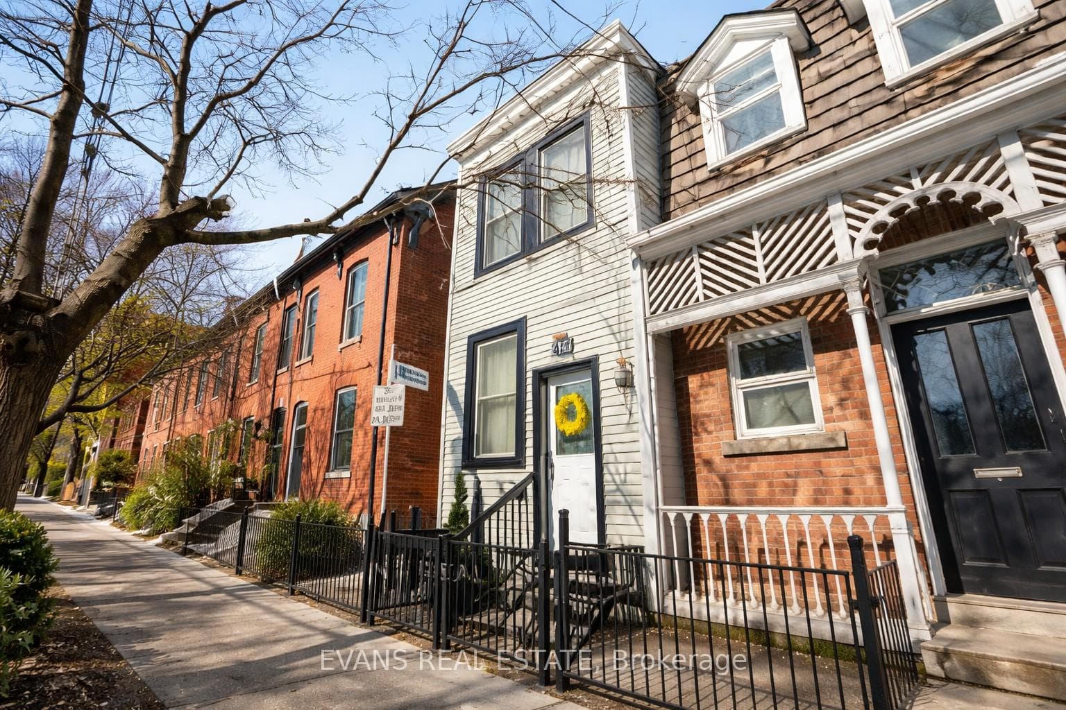 448 Gerrard St E Streetscape
