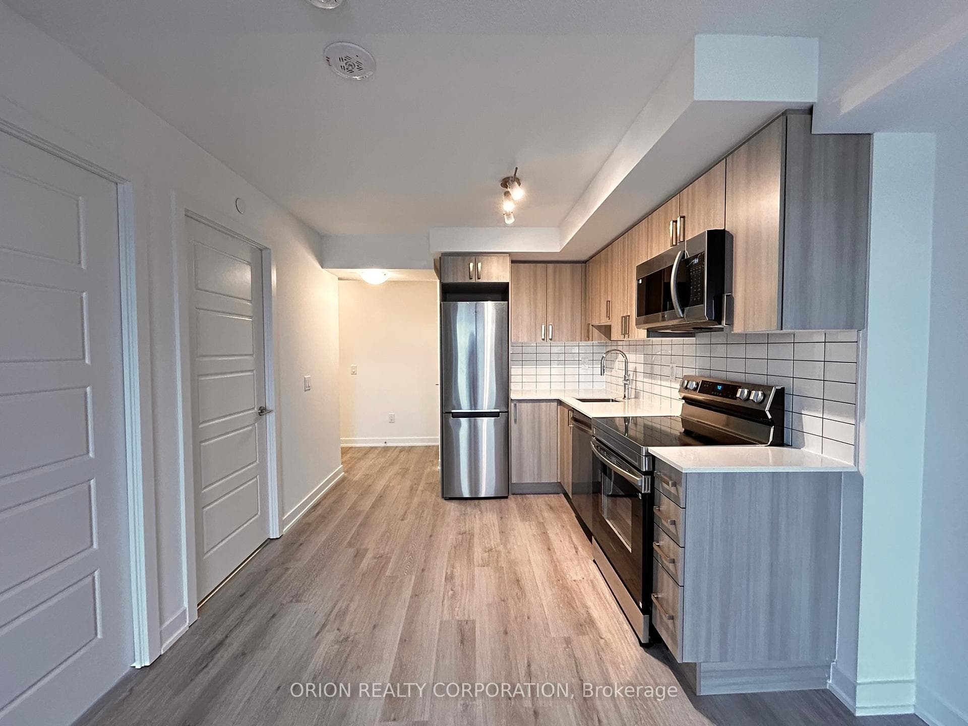1010 Sandy Beach Road Unit 601, Pickering, ON L1W 0C7 - Photo 1