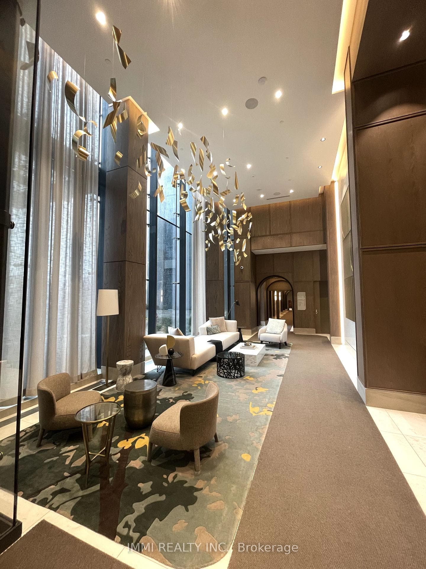 20 Inn On The Park Drive Unit 830, Don Mills / Parkwoods / Victoria Village, ON M3C 0P8 - Photo 1