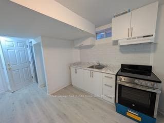 122 Pressed Brick Drive Unit Lower, Brampton, ON L6V 4K4 - Photo 1