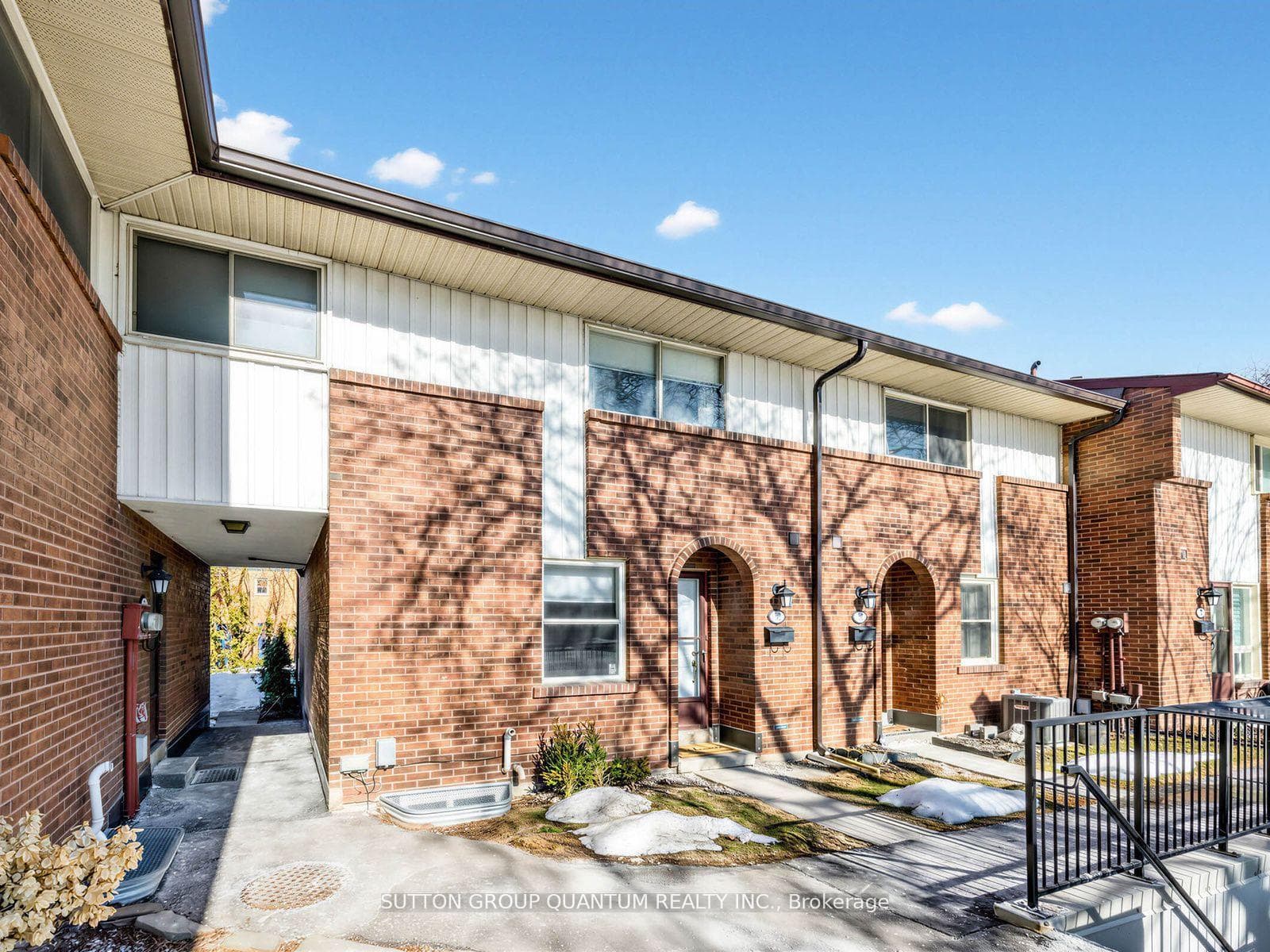 3665 Flamewood Drive Unit 30, Mississauga, ON L4Y 3P5 - Photo 1