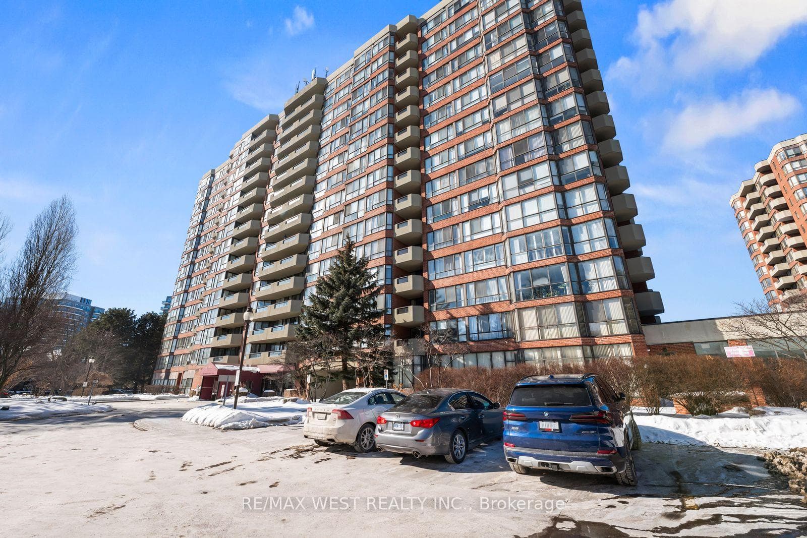 100 Observatory Lane Unit 502, Richmond Hill, ON L4C 1T4 - Photo 1