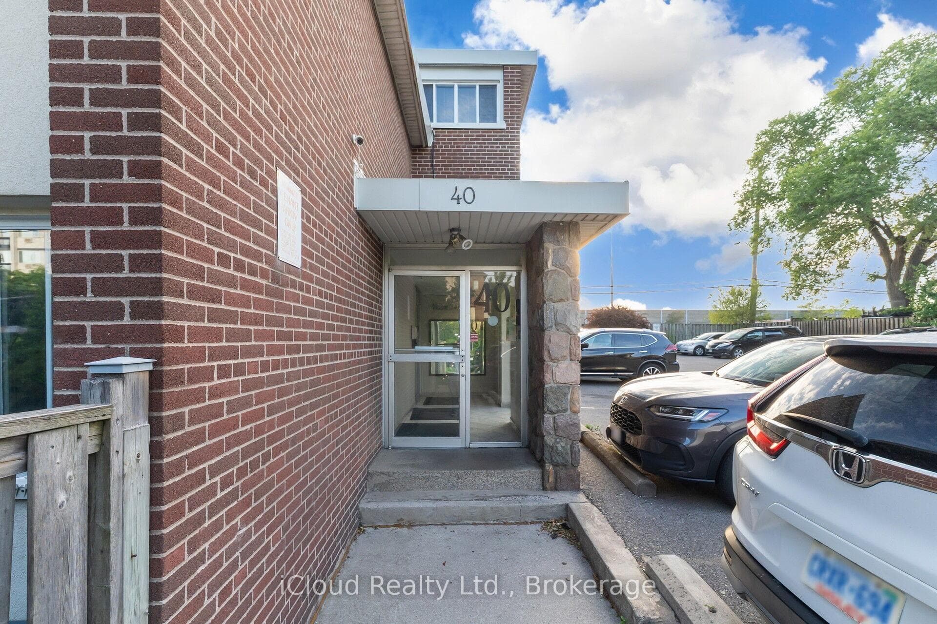 40 Rabbit Lane Unit 10, Etobicoke (Islington / Rexdale), ON M9B 5S6 - Photo 1