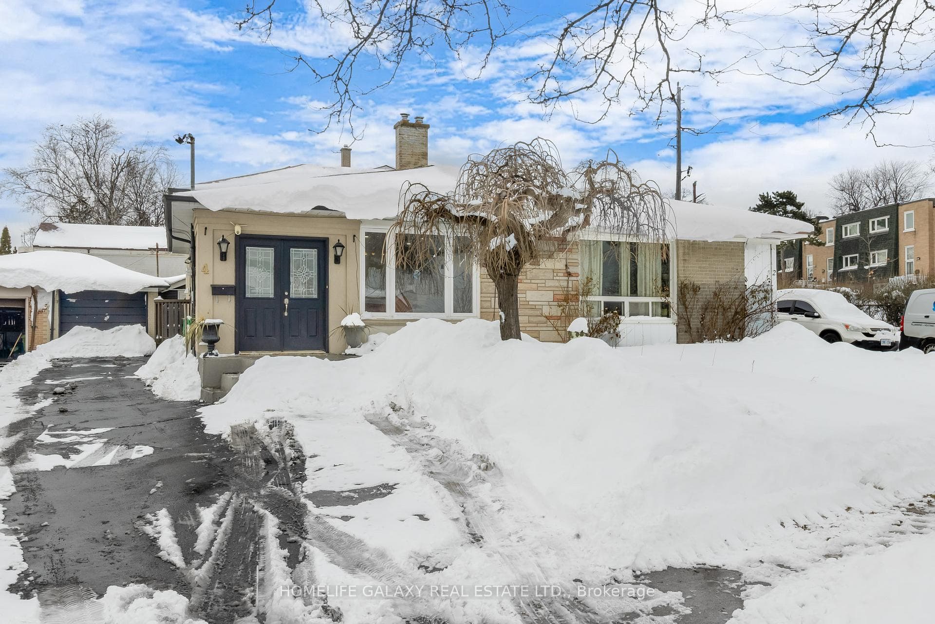 4 Frankton Crescent, Downsview / Black Creek, ON M3J 1C1 - Photo 1