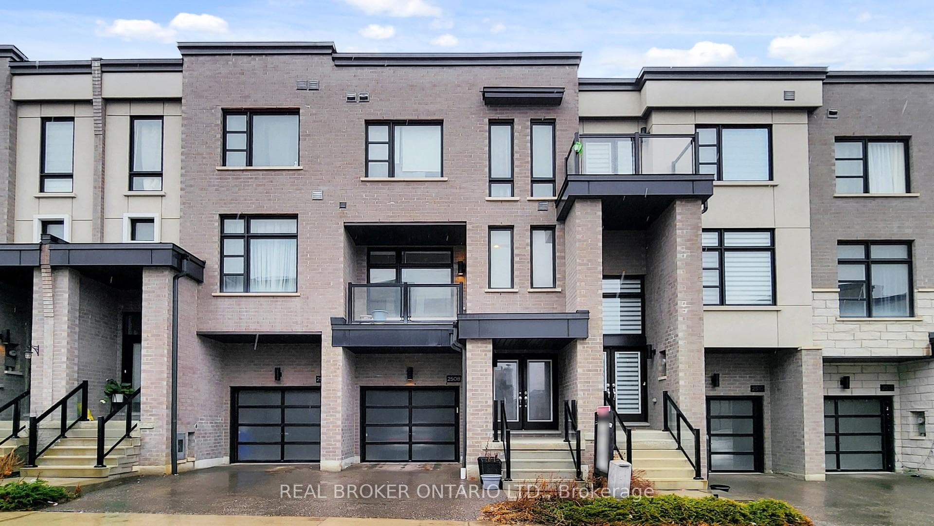 2508 Castlegate Crossing, Pickering, ON L1X 0H8 - Photo 1