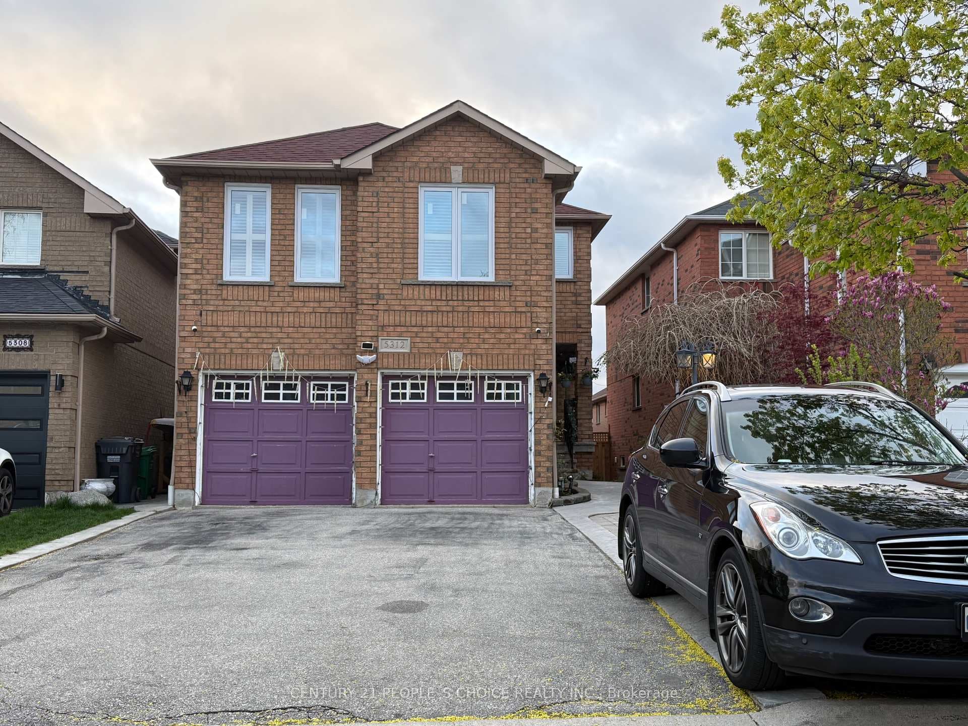 5312 Hollypoint (Lower) Avenue, Mississauga, ON L5V 2L3 - Photo 1