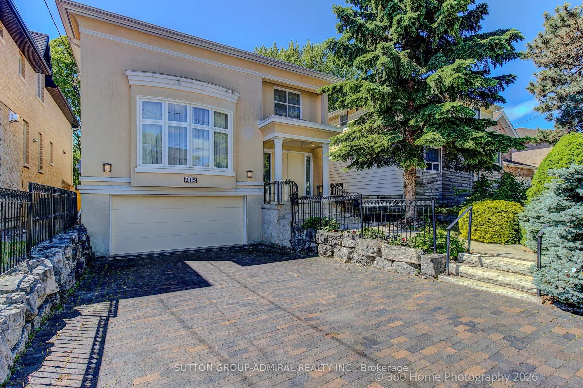 215 Olive Avenue, Willowdale / Newtonbrook, ON M2N 4P5 - Photo 1