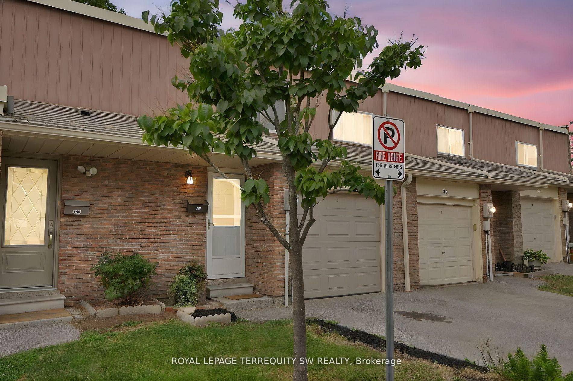 158 Woody Vine Way, Hillcrest Village / Bayview Village, ON M2J 4H6 - Photo 1