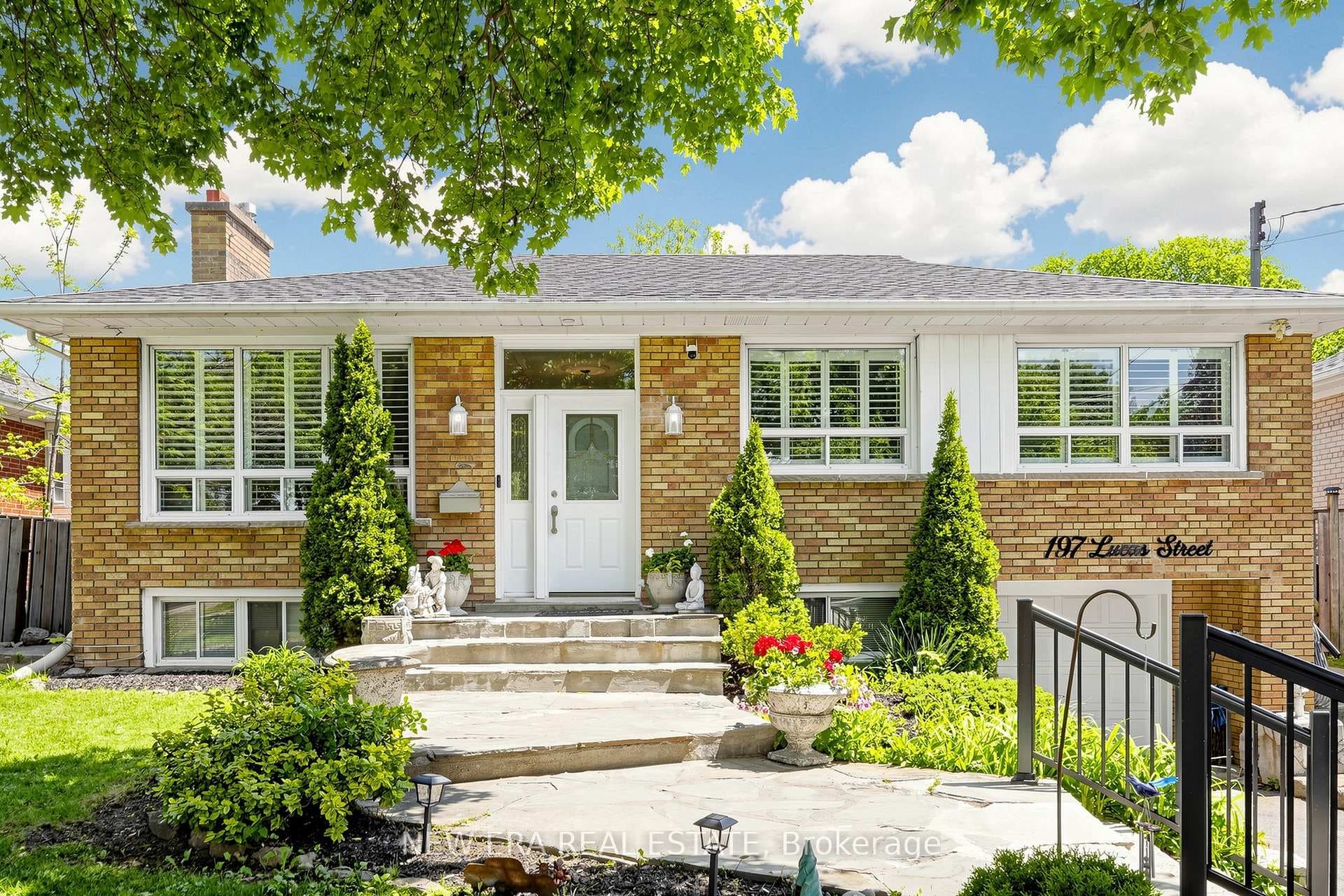 197 Lucas Street, Richmond Hill, ON L4C 4P8 - Photo 1