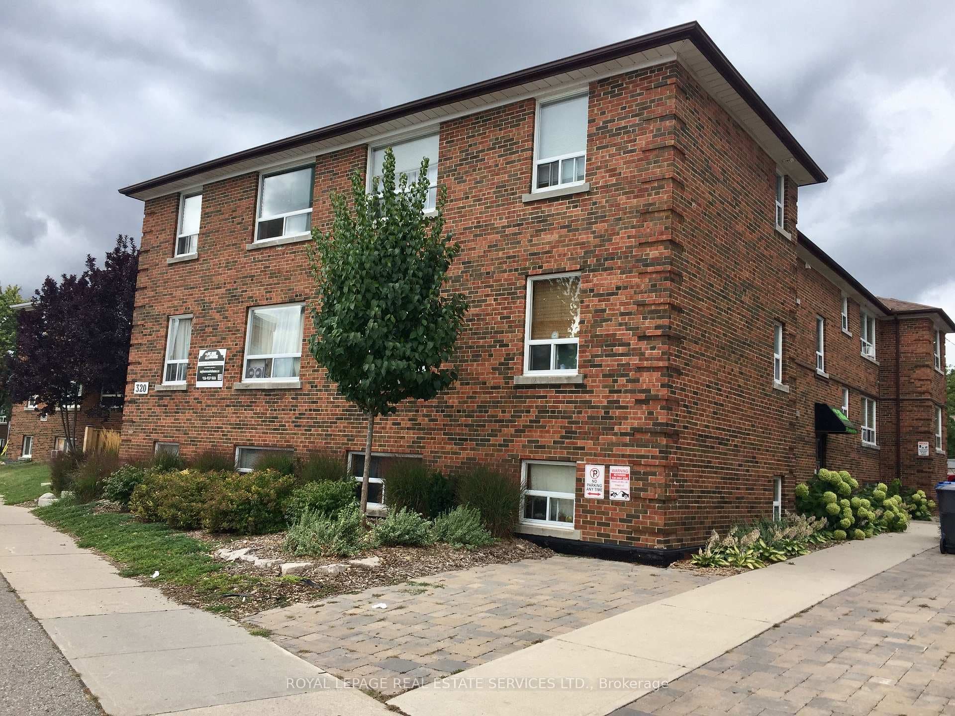 320 Lakeshore Road Unit 2, Mississauga, ON L5H 1G8 - Photo 1