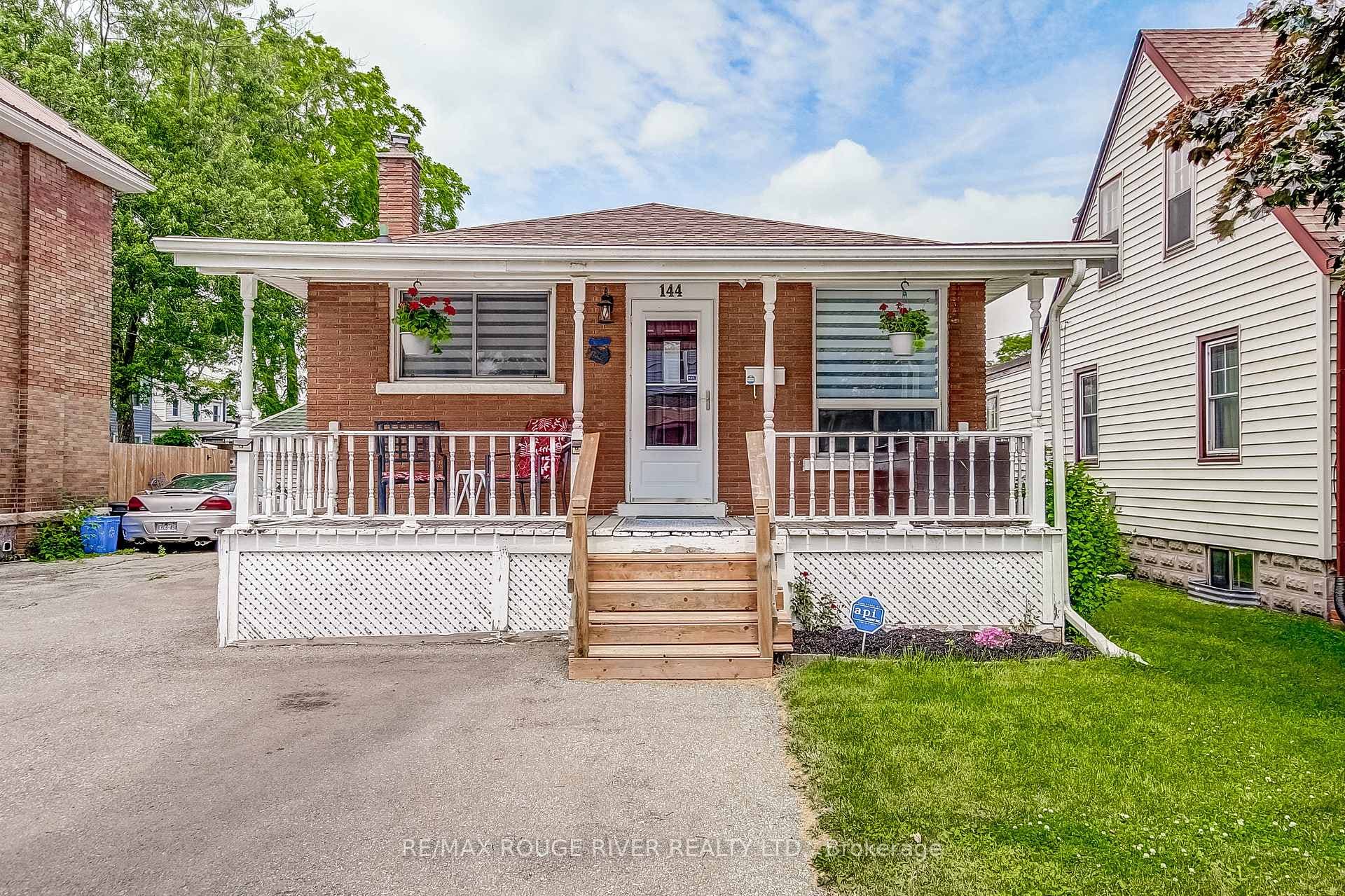 144 Elizabeth Street, Welland, ON L3C 4M4 - Photo 1