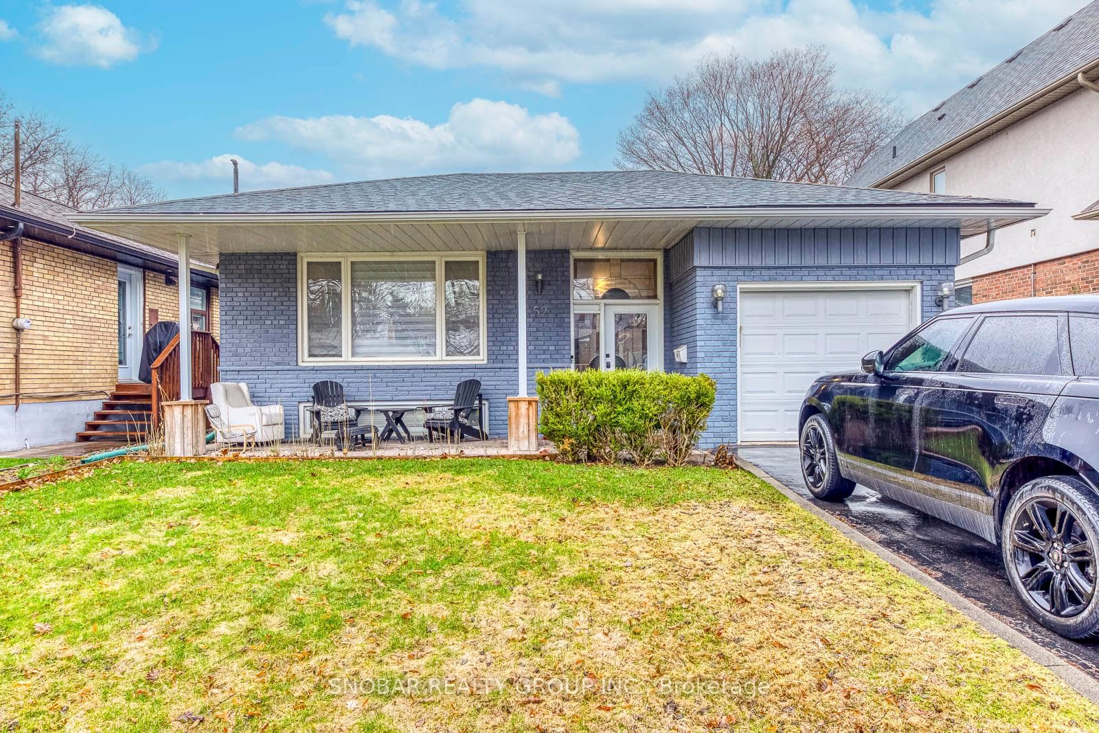 52 Decarie Circle, Etobicoke (Islington / Rexdale), ON M9B 3J2 - Photo 1