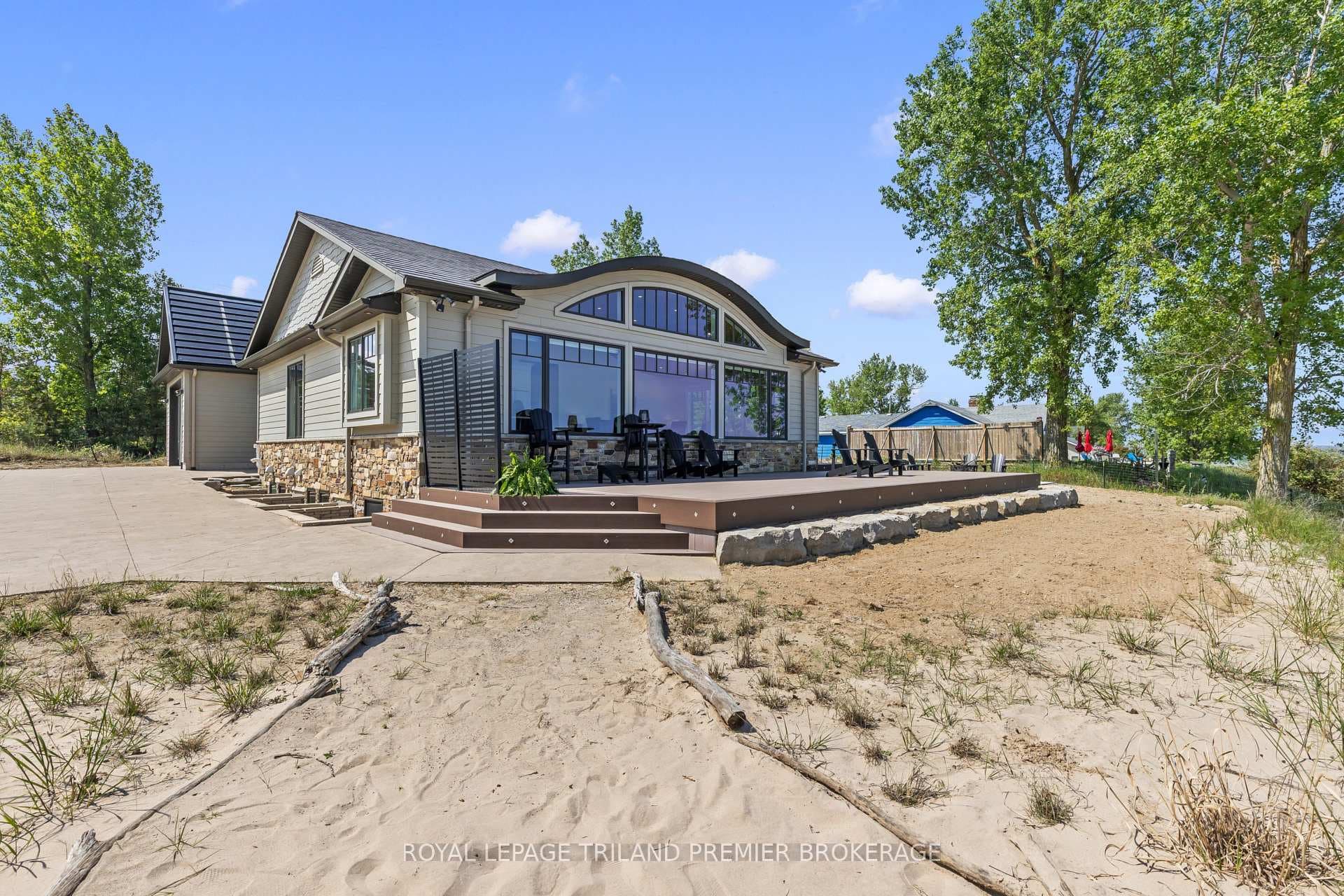 7292 Leighton Drive, Lambton Shores, ON N0M 2L0 - Photo 1