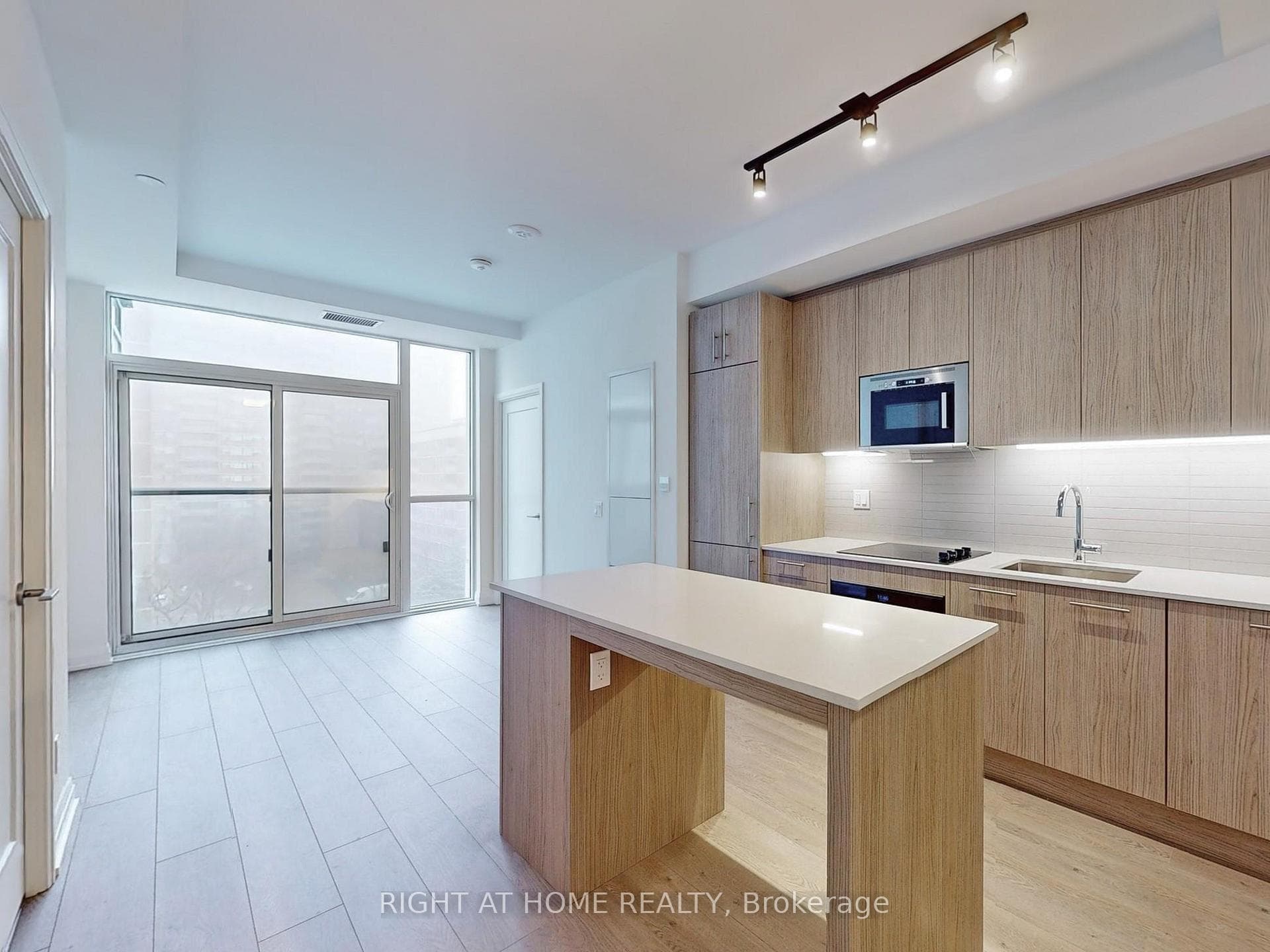 286 Main Street Unit 611, The Beaches / Upper Beaches, ON M4C 0B3 - Photo 1