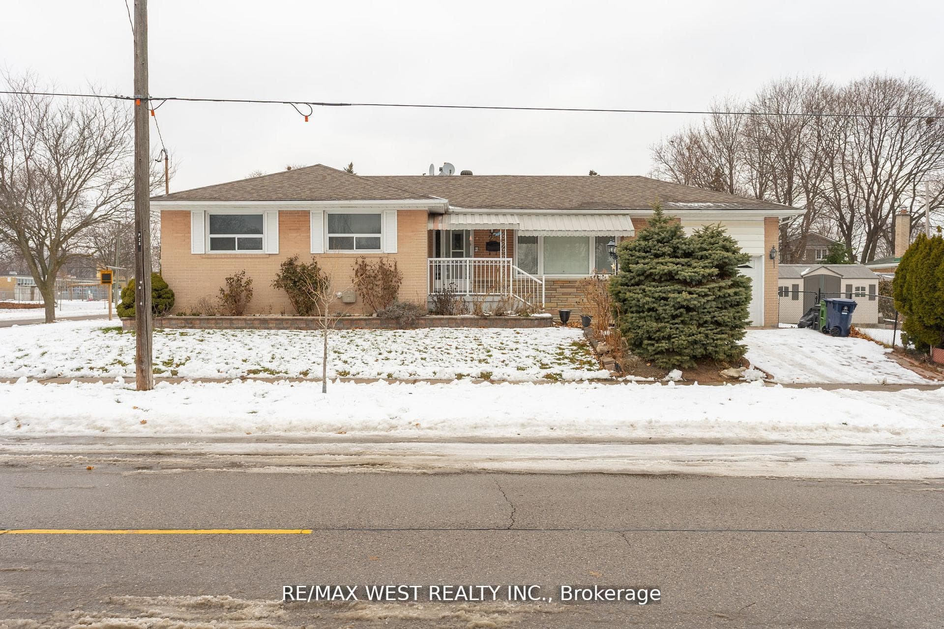 28 Paragon Road Unit Main, Etobicoke (Kingsview Village / Humber Heights), ON M9R 1J5 - Photo 1