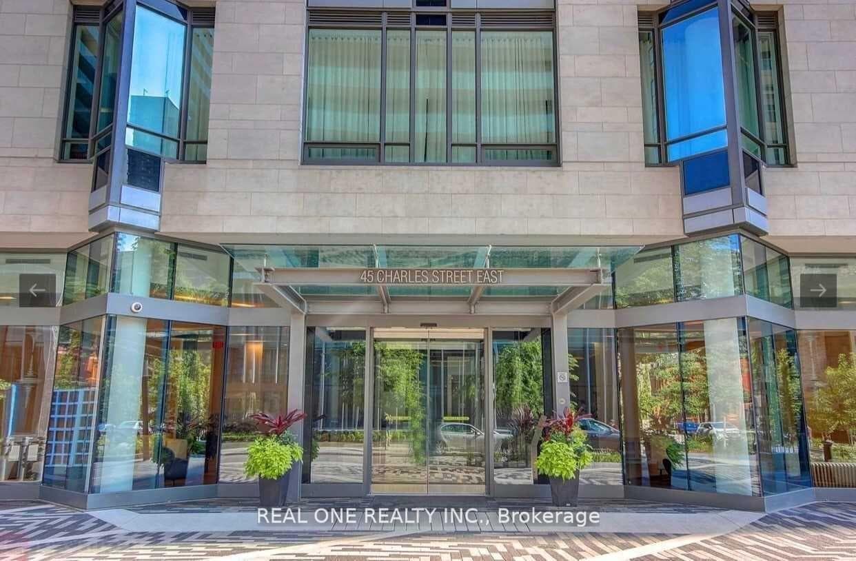 45 Charles Street Unit 4212, Toronto C08