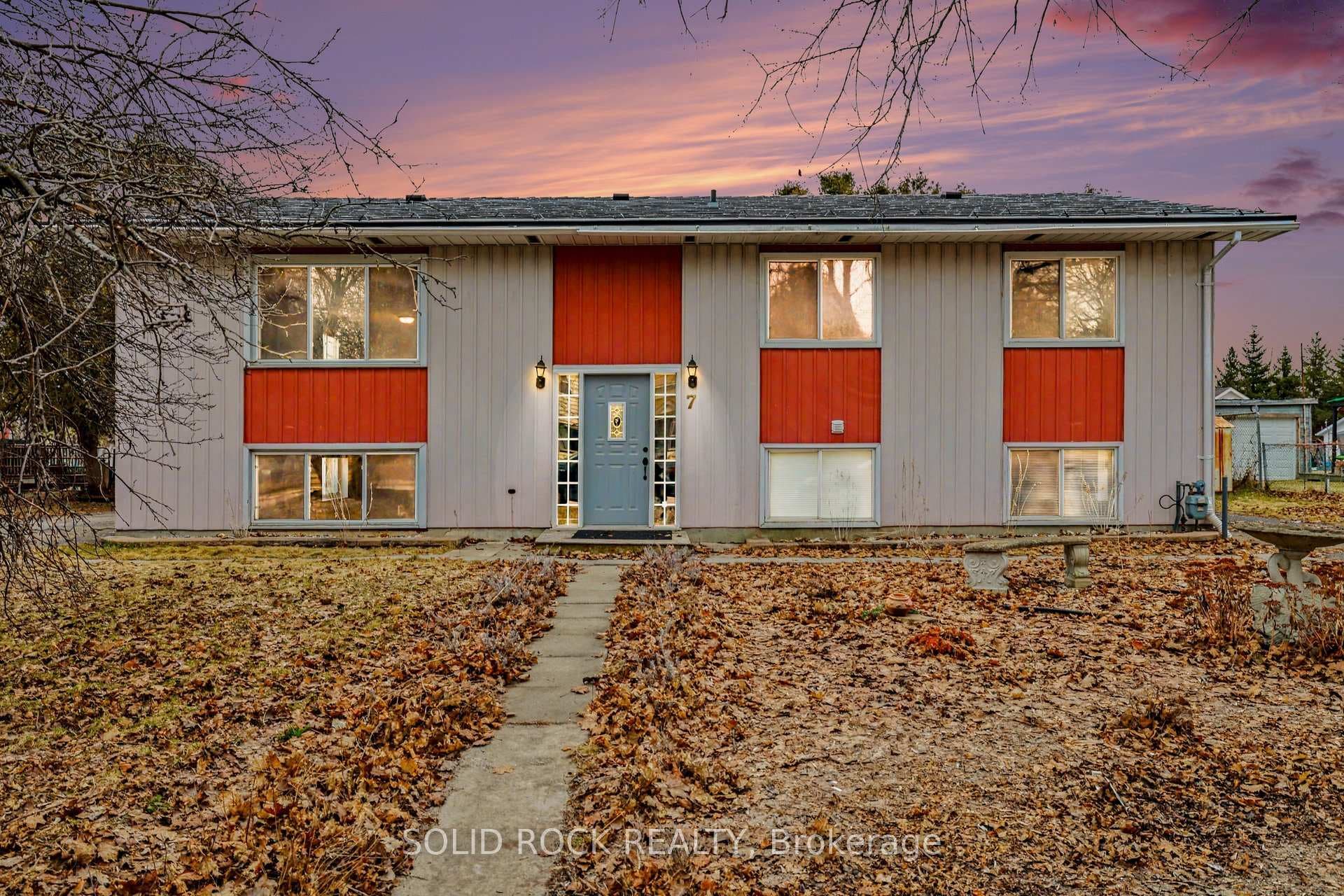 7 Leeds Street, Smiths Falls, ON K7A 2M6 - Photo 1