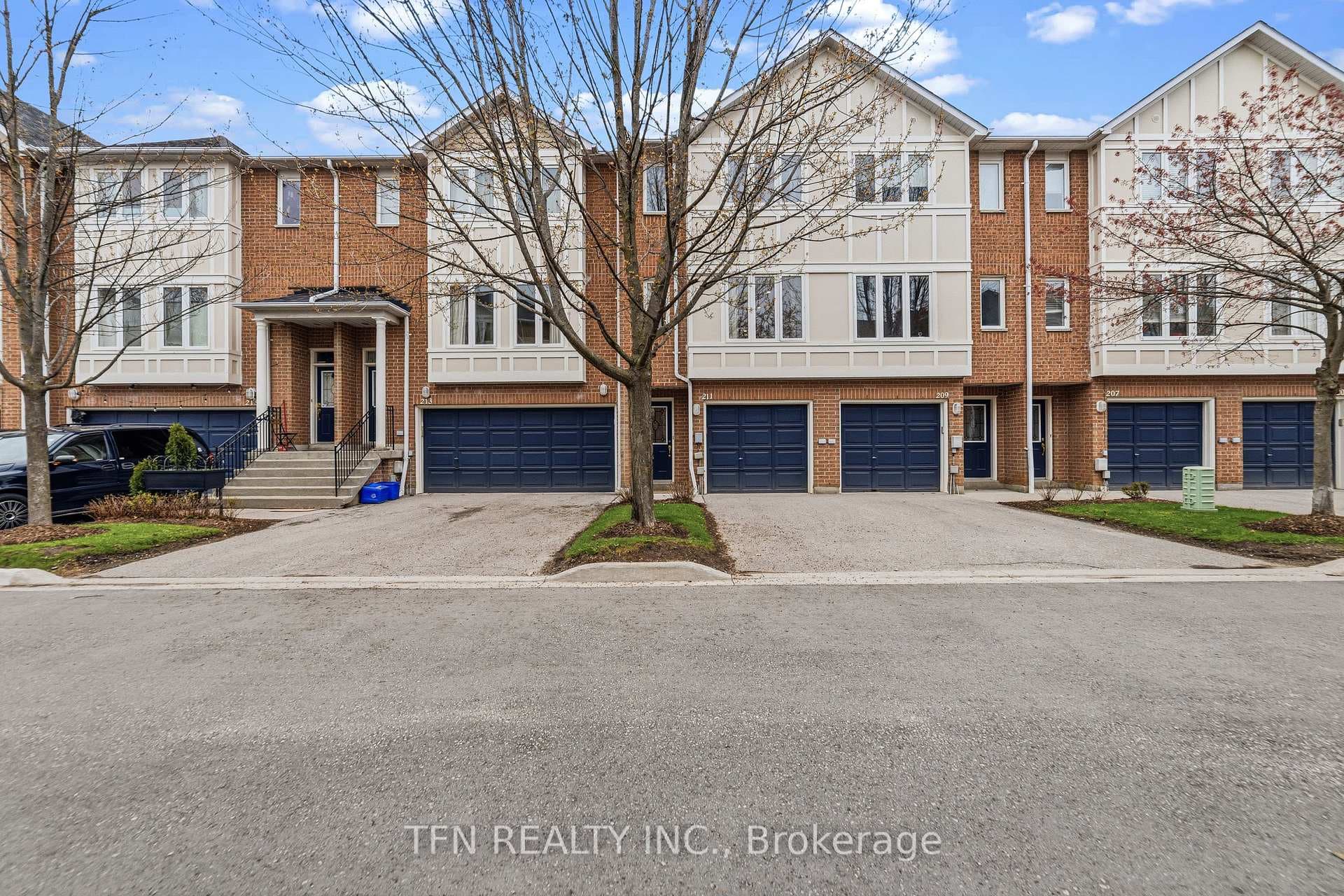 Welcome to Mondeo Springs 3-storey Townhome
