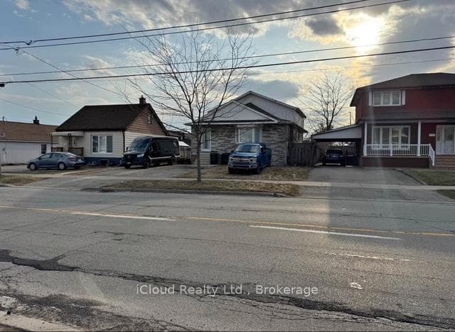 186 Thirtieth Street, Liberty Village / Parkdale / South Parkdale, ON M8W 3C5 - Photo 1