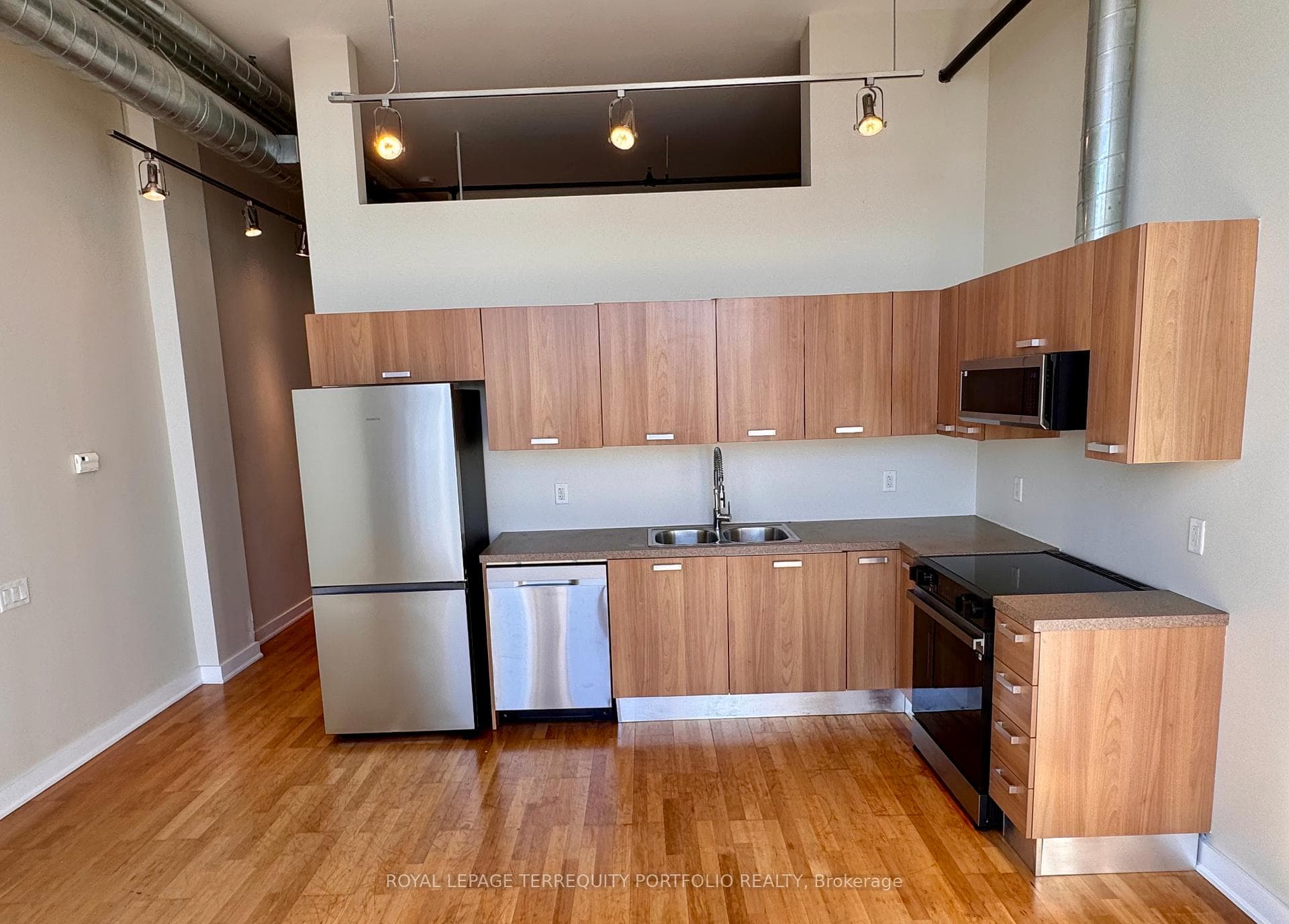 43 Hanna Avenue Unit 418, Downtown Toronto / Waterfront, ON M6K 1X1 - Photo 1