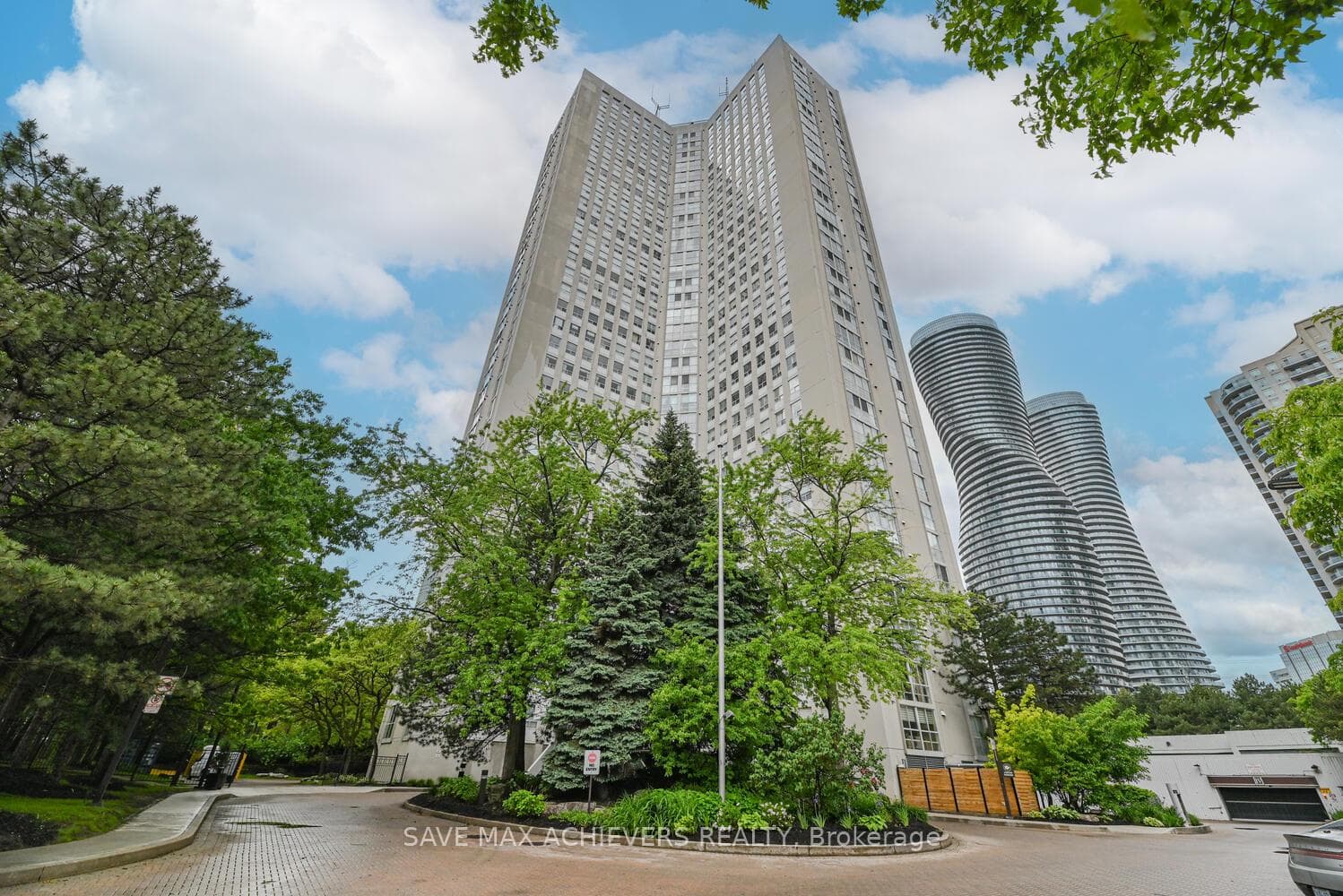 3650 Kaneff Crescent Unit 2502, Mississauga, ON L5A 4A1 - Photo 1