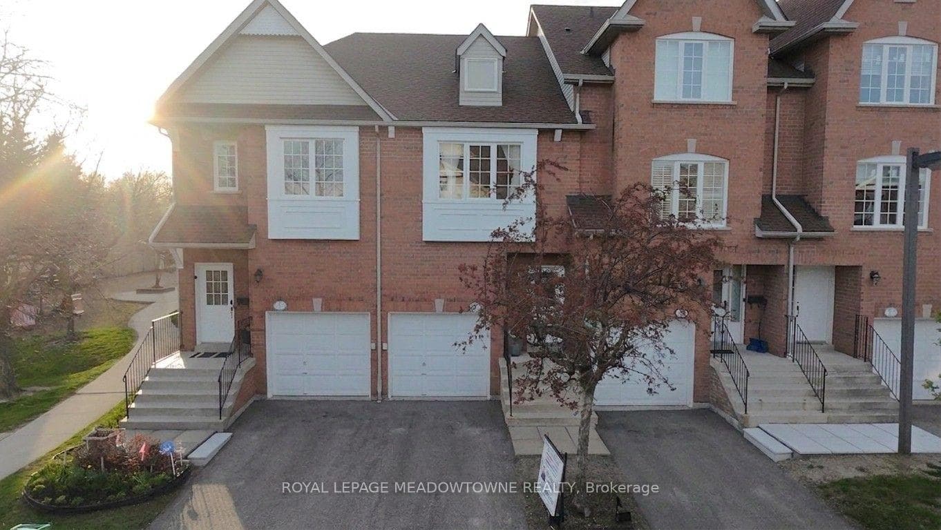 1591 South Parade Court Unit 2, Mississauga, ON L5M 6G1 - Photo 1