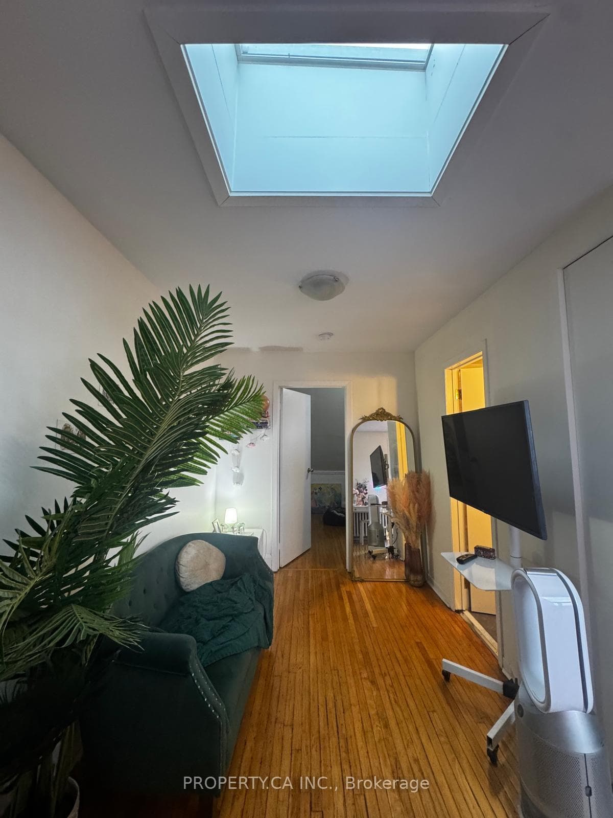 781 St Clair Avenue Unit 19, Annex / Yorkville / Summerhill, ON M6C 1B7 - Photo 1