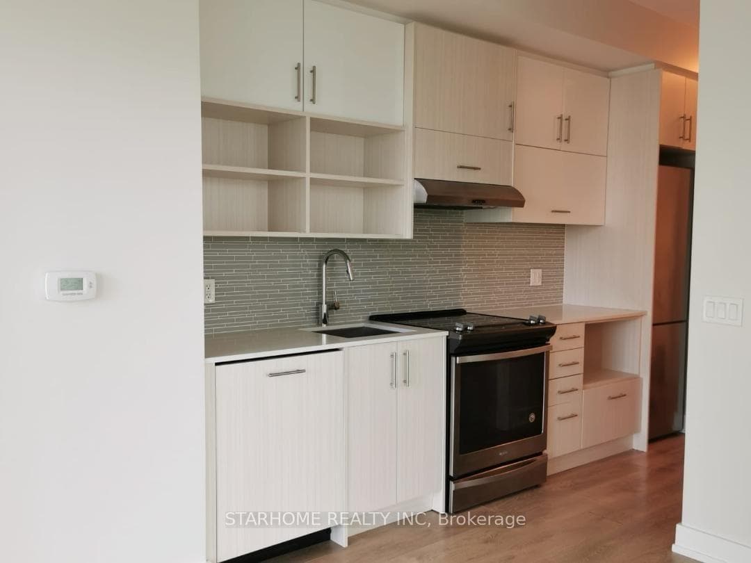 128 Fairview Mall Drive Unit 1408, Hillcrest Village / Bayview Village, ON M2J 0E8 - Photo 1