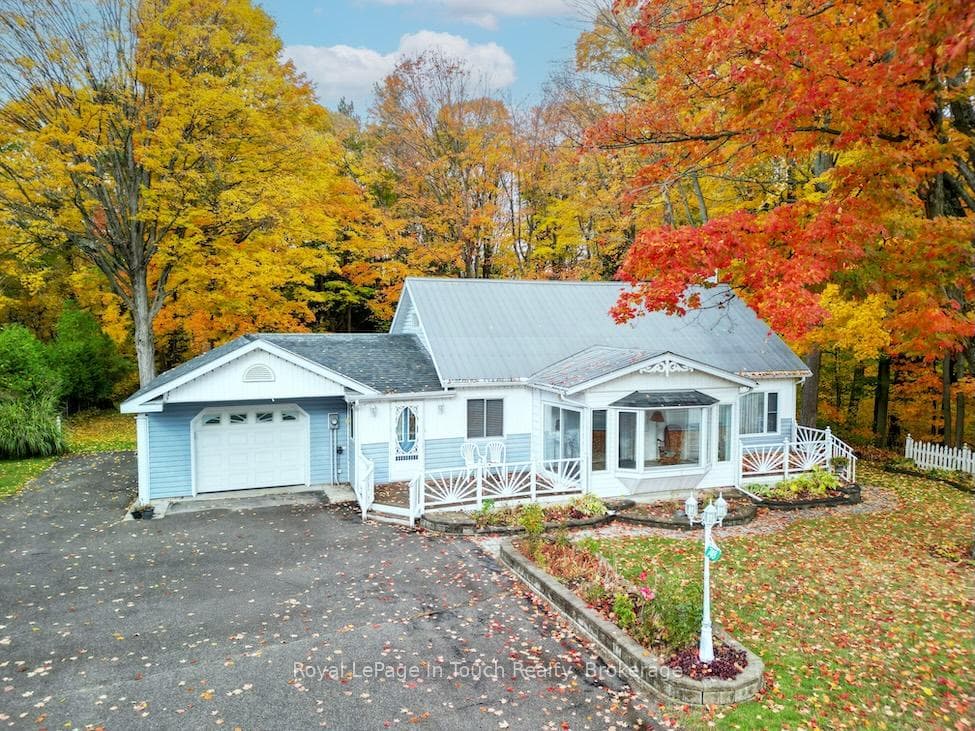 748 Overhead bridge Road, Penetanguishene