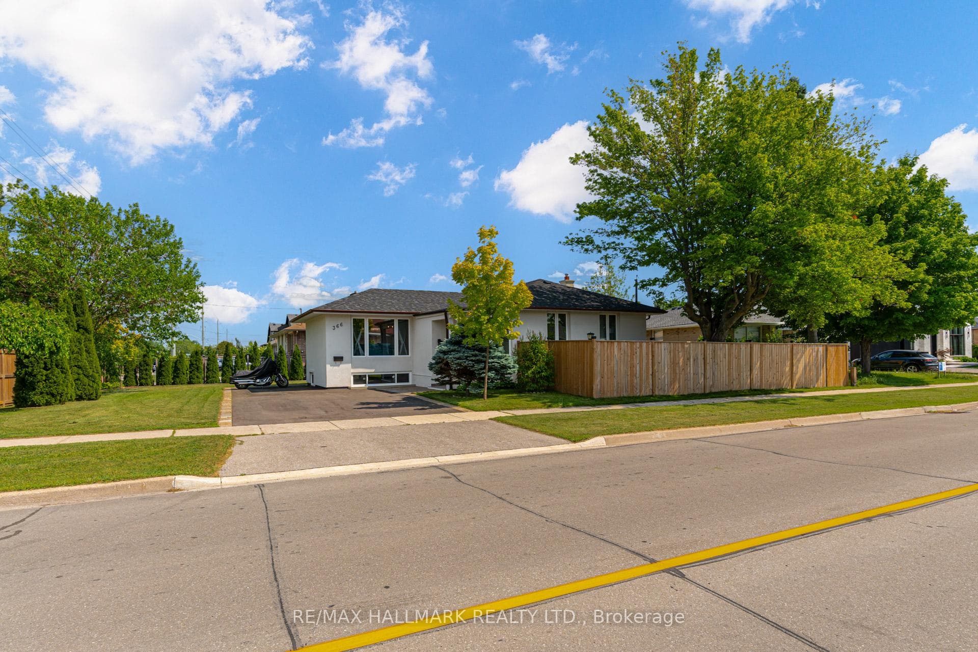 366 Wildwood Drive, Oakville, ON L6K 1T2 - Photo 1
