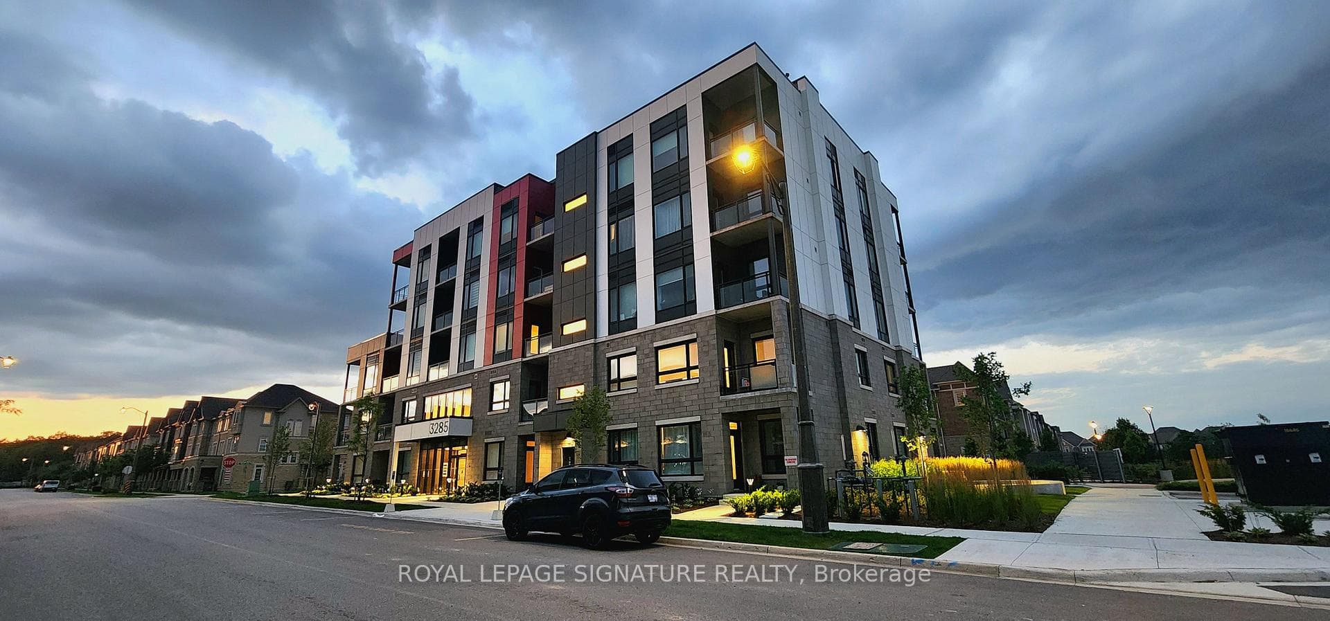 3285 Carding Mill Trail Unit 404, Oakville, ON L6M 5P7 - Photo 1