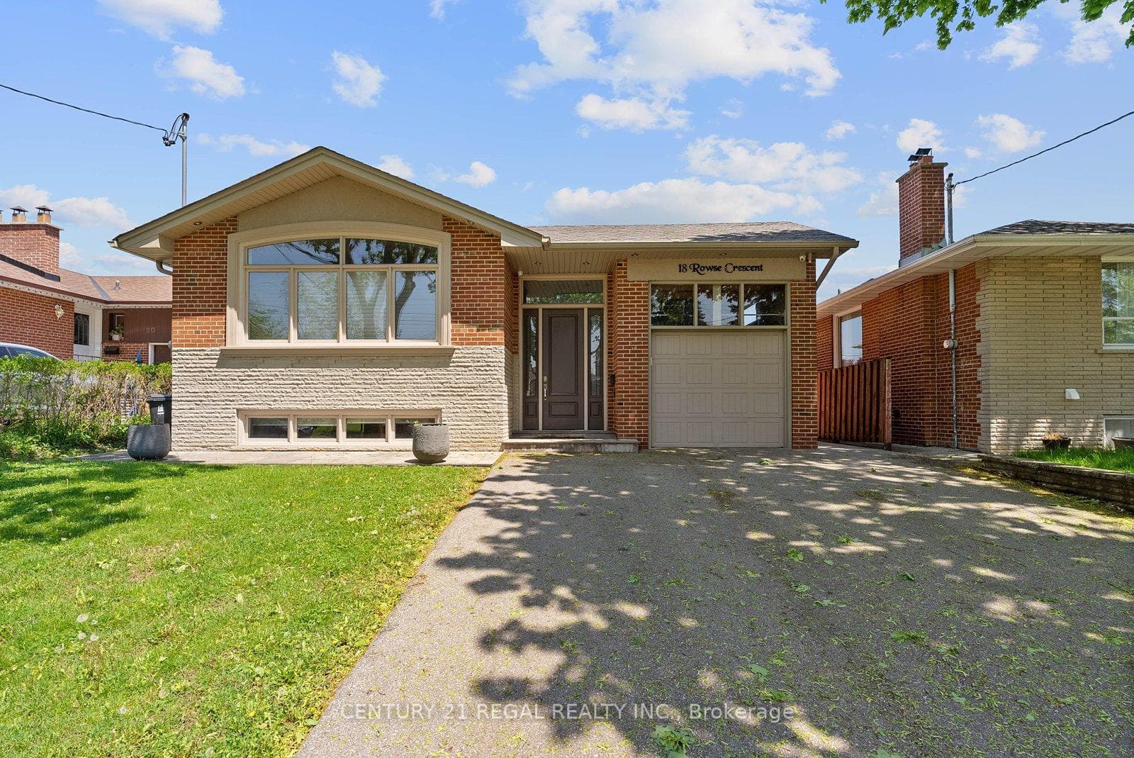 18 Rowse Crescent, Etobicoke (Kingsview Village / Humber Heights), ON M9P 3L5 - Photo 1