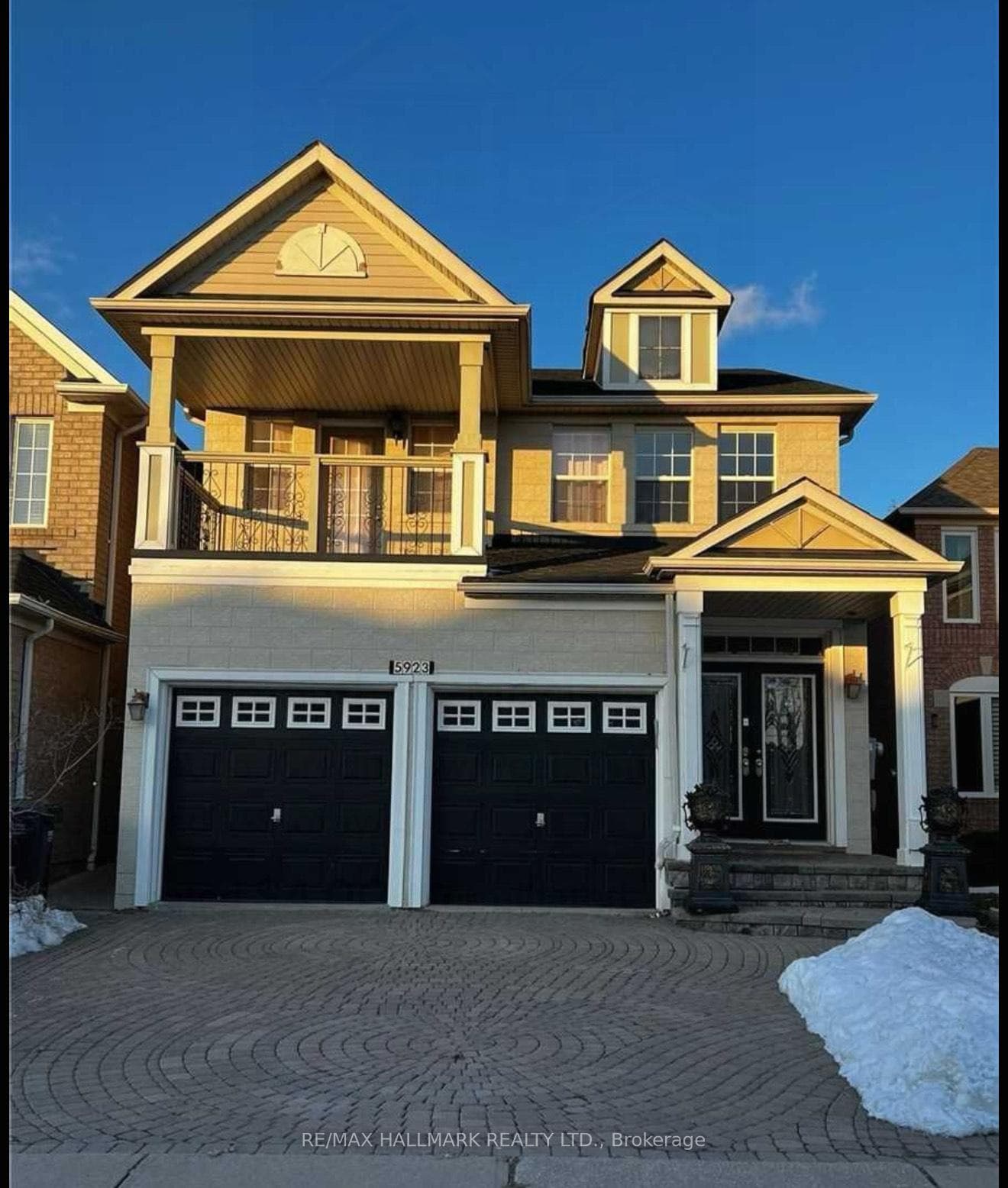 5923 Sidmouth Street Unit Main Level, Mississauga, ON L5V 2Z3 - Photo 1